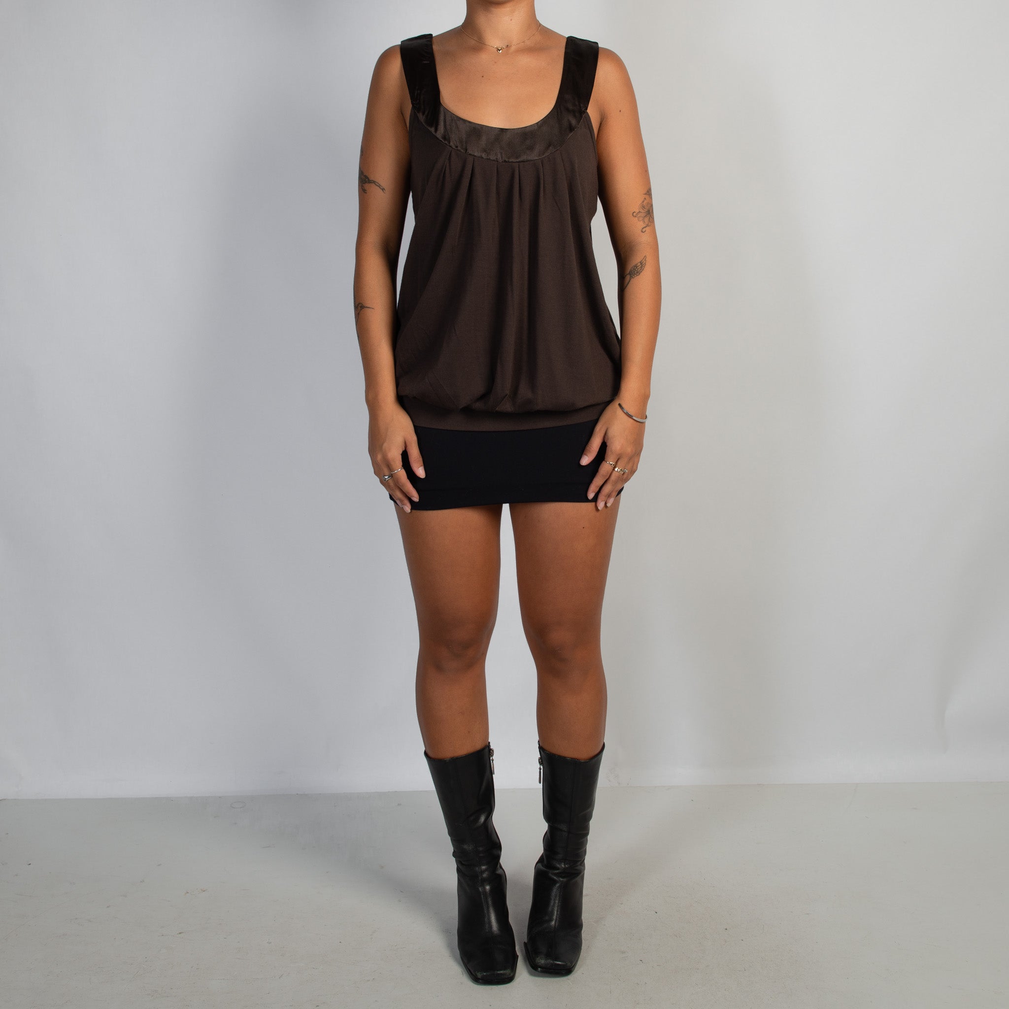 BROWN SCOOP TANK TOP