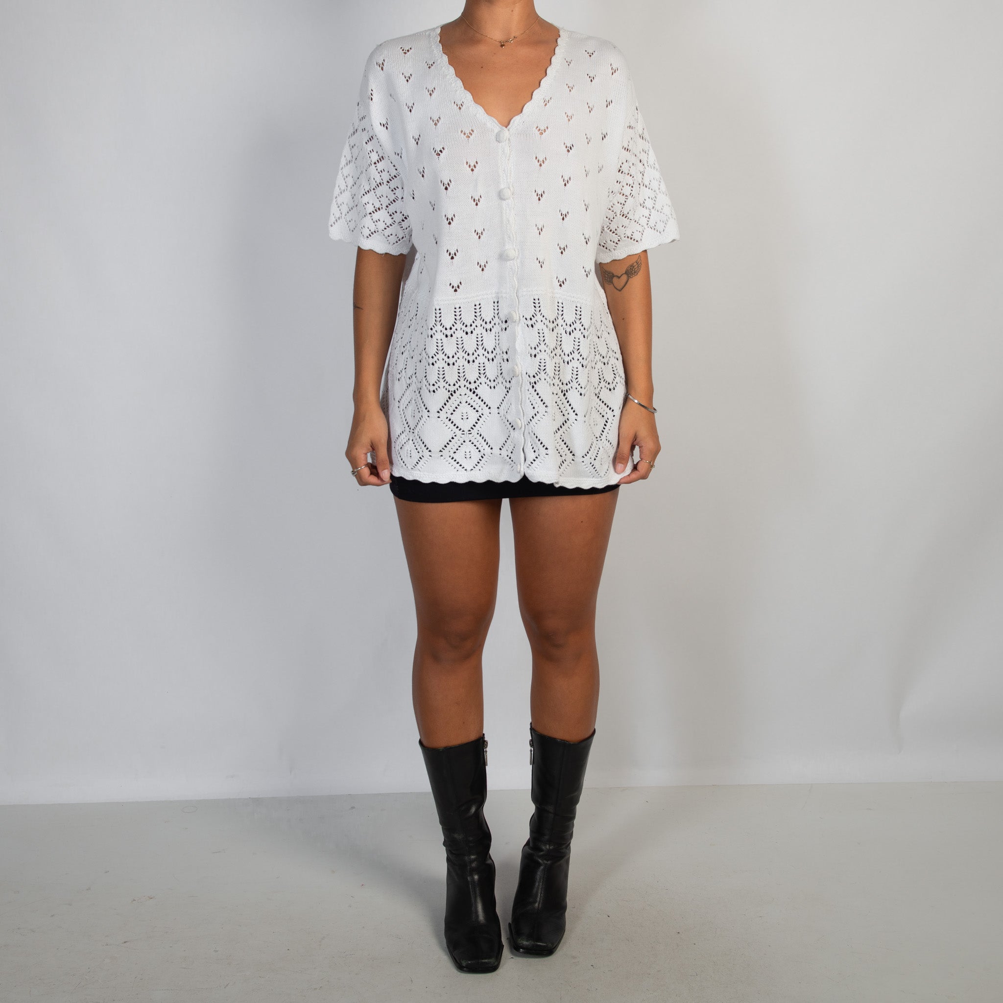 WHITE CROCHET BUTTON TOP