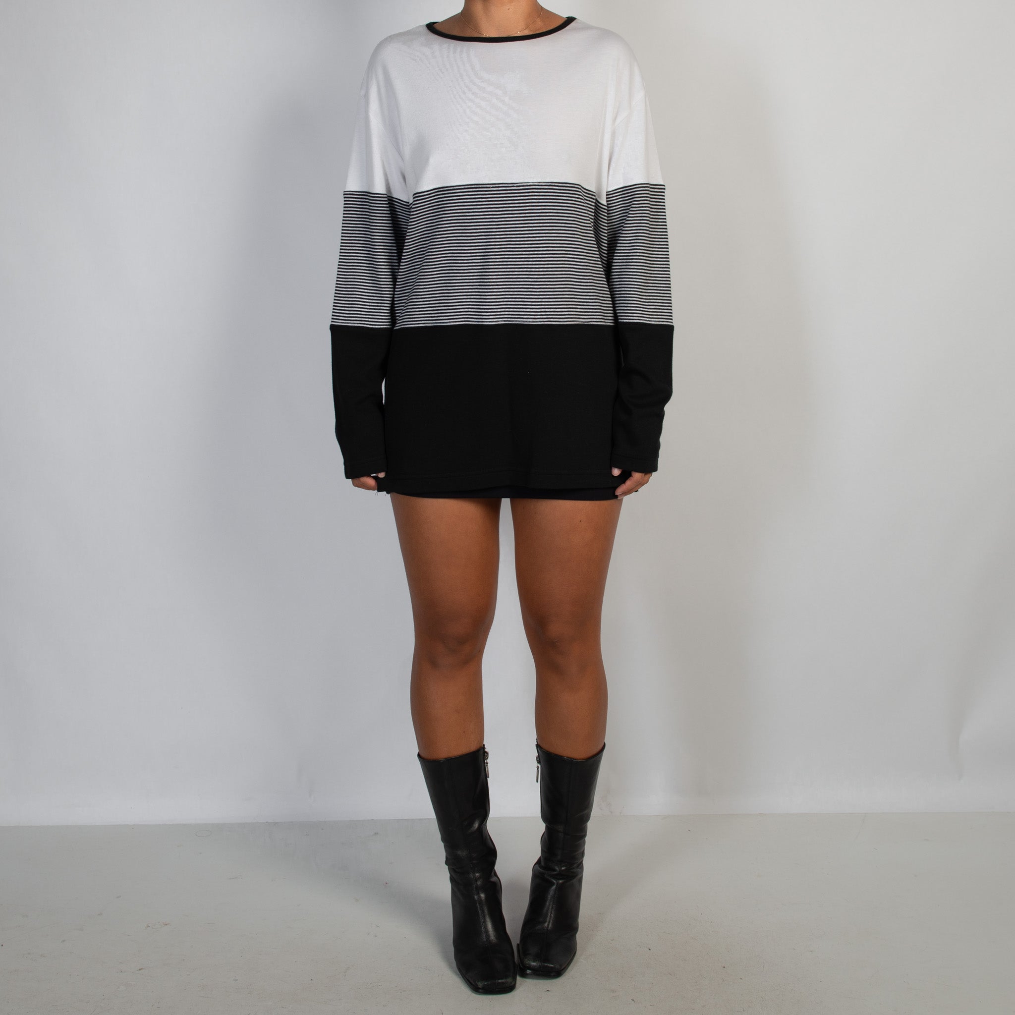 B&W STRIPE LONG SLEEVE TOP