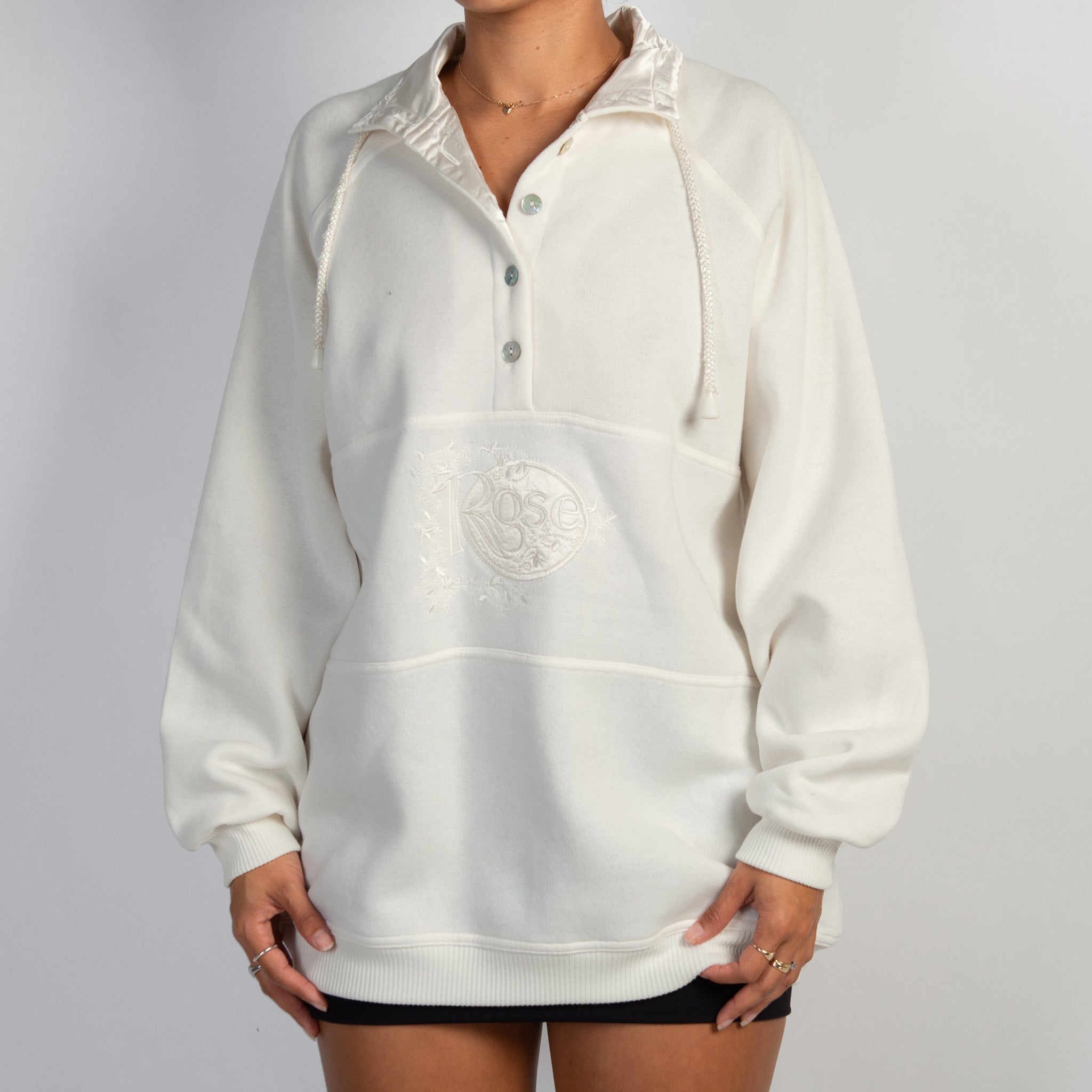 WHITE FLEECE SWEATER