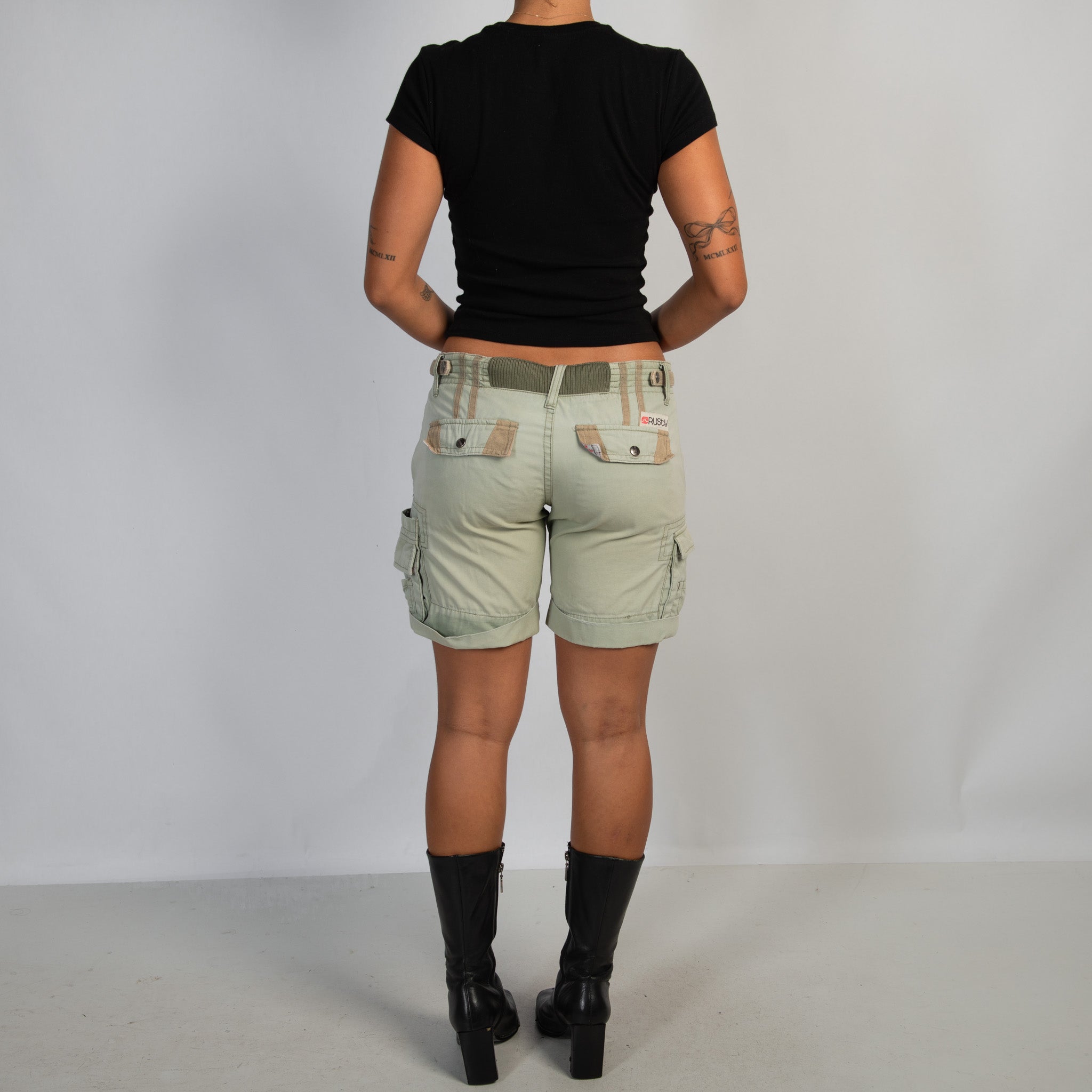 PALE KHAKI CARGO SHORTS