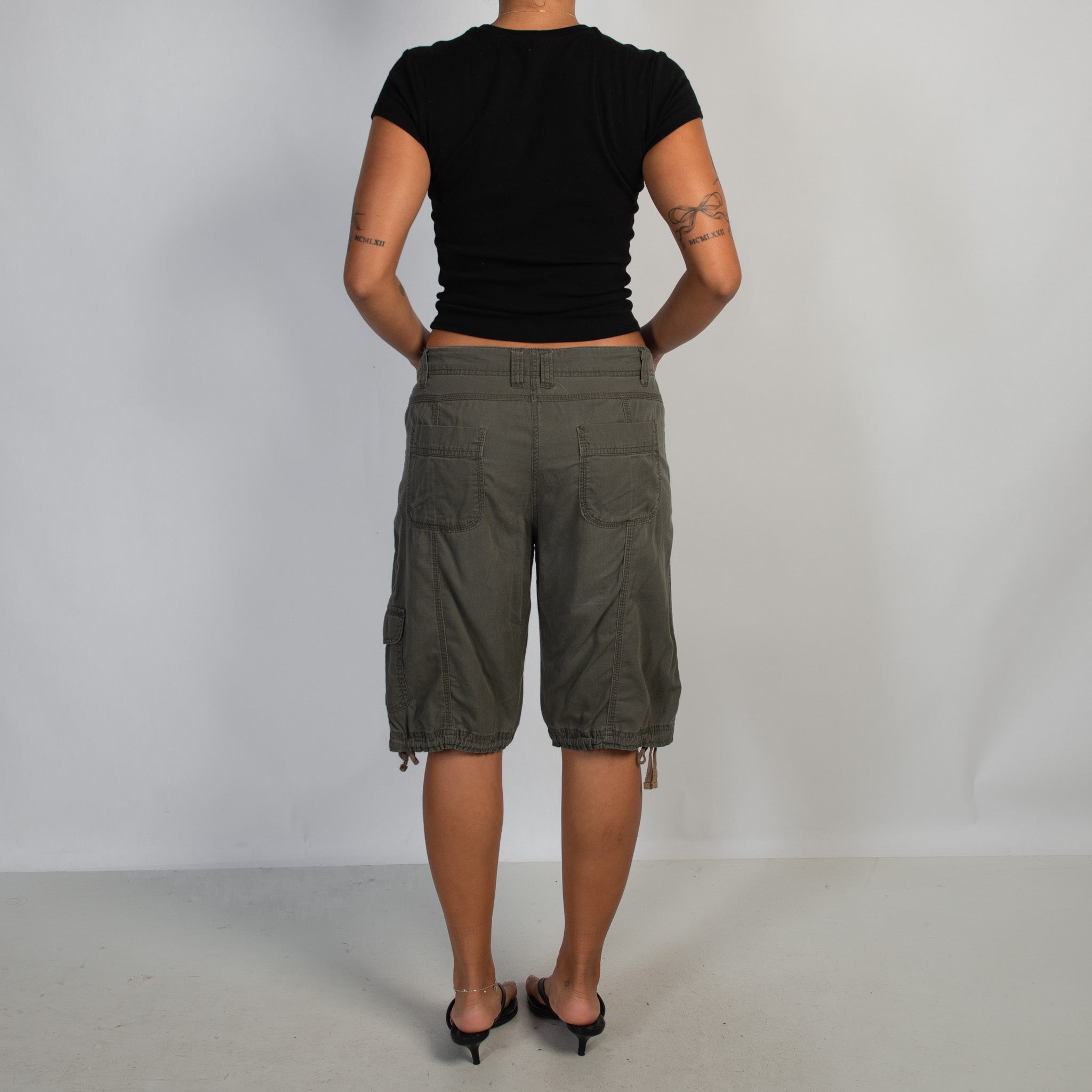 KHAKI CARGO LONGLINE SHORTS