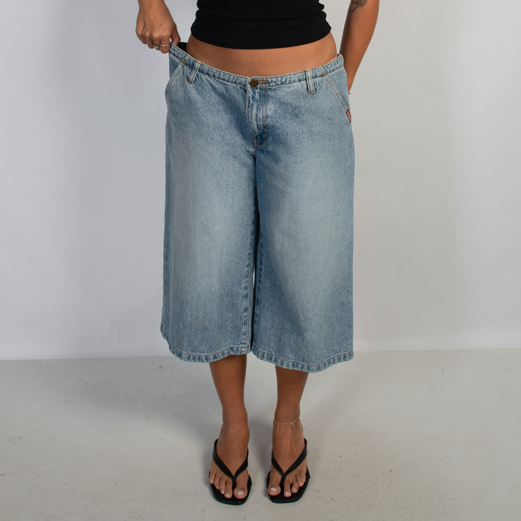 LIGHT WASH WIDE LEG JORTS