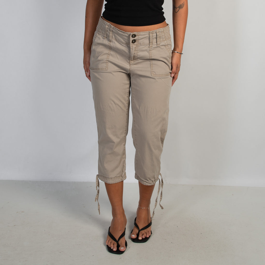 CREAM CARGO CROP PANTS