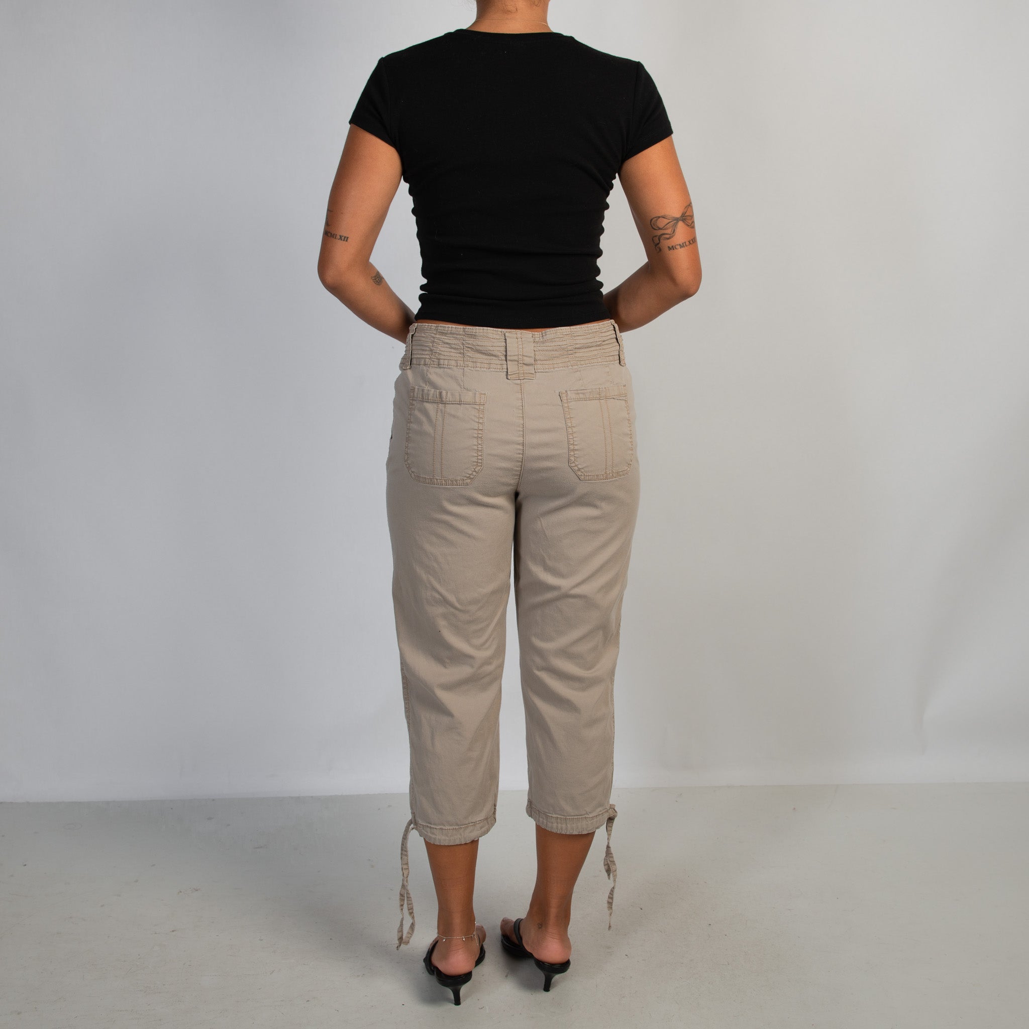 CREAM CARGO CROP PANTS