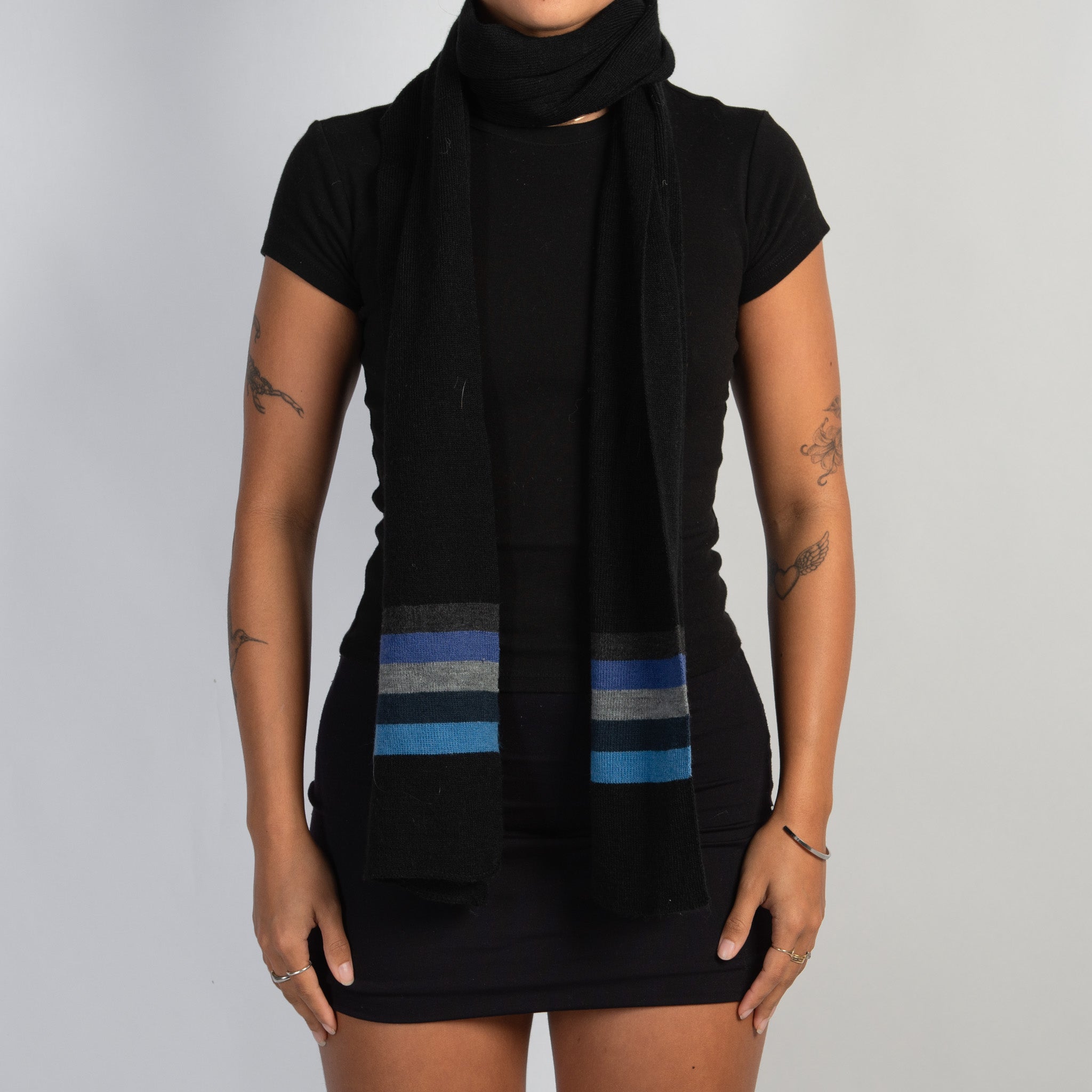 BLACK STRIPE SCARF