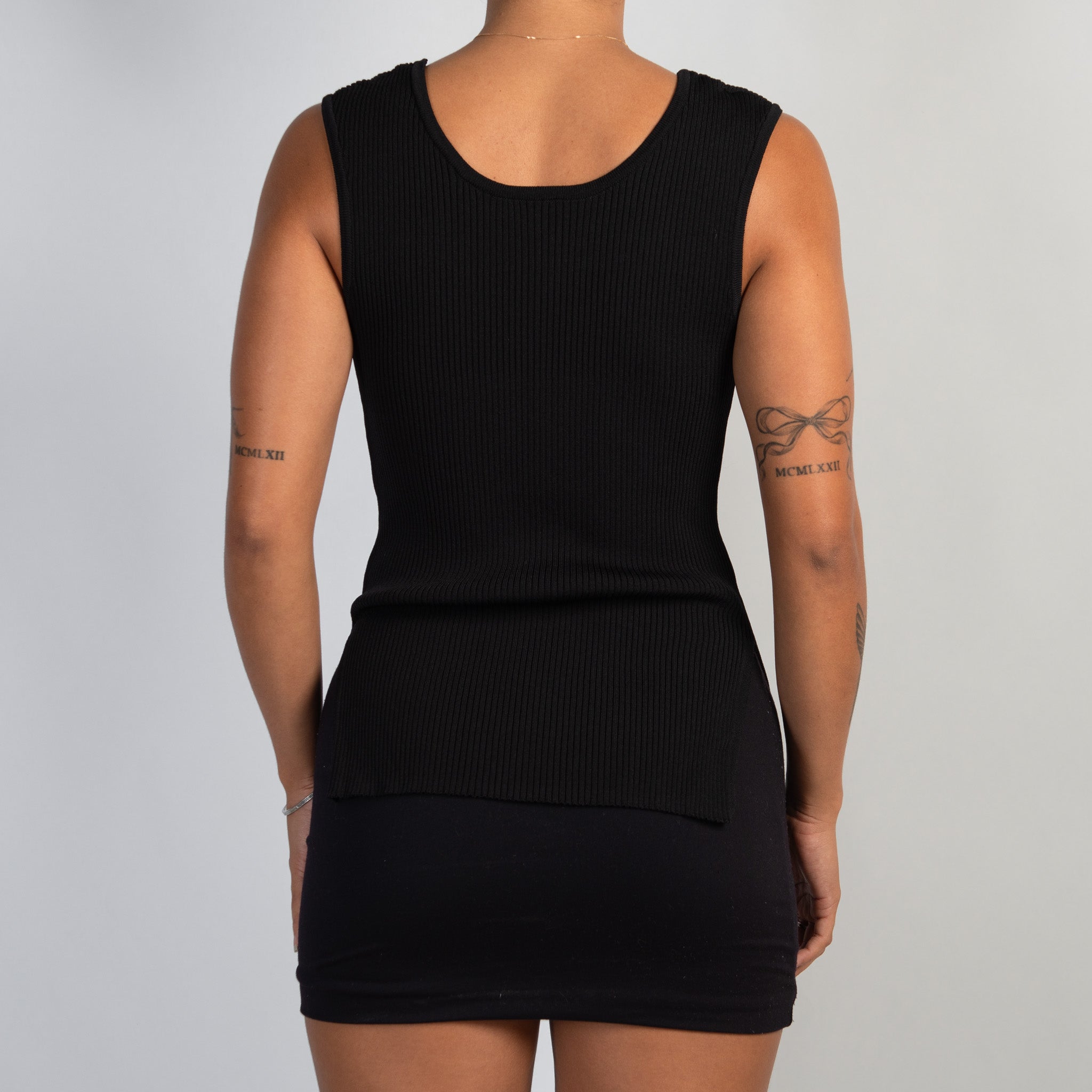 REVERSIBLE SCOOP TANK TOP
