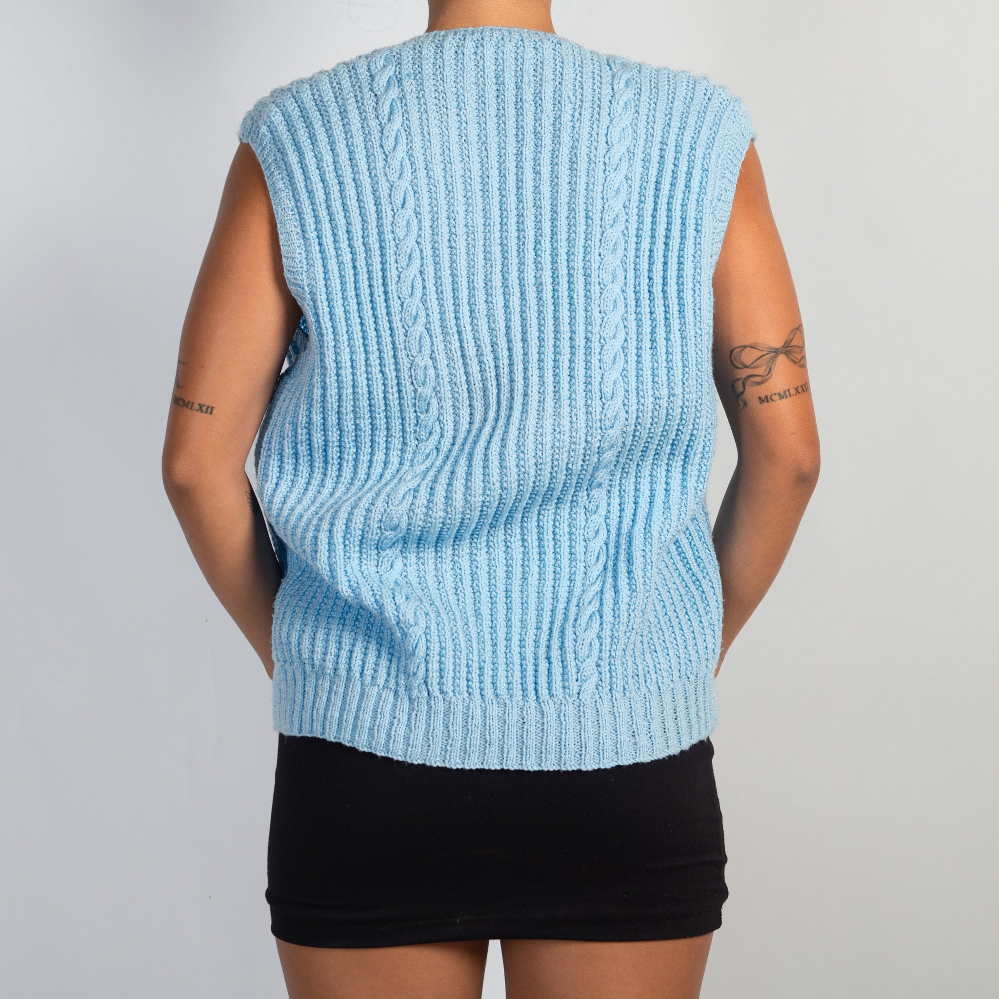 BLUE KNIT VEST