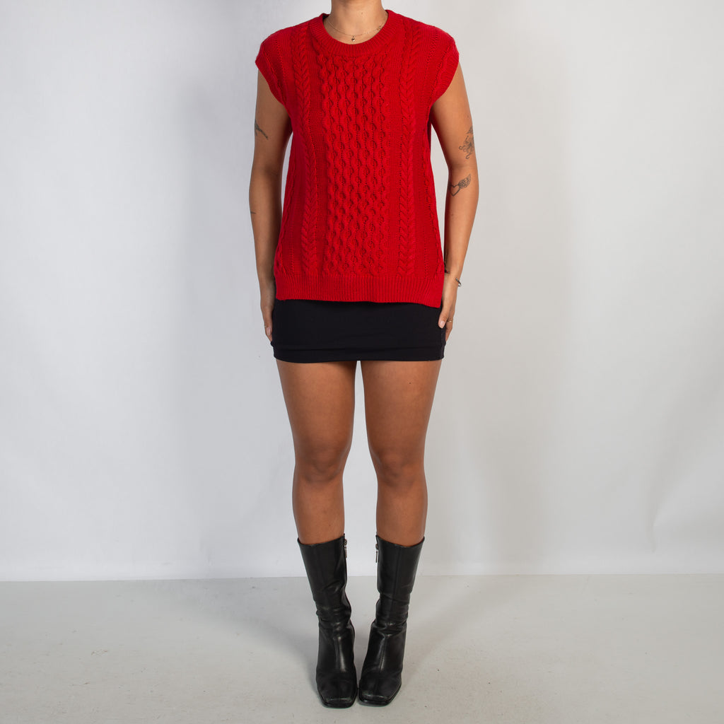 RED CABLE KNIT VEST