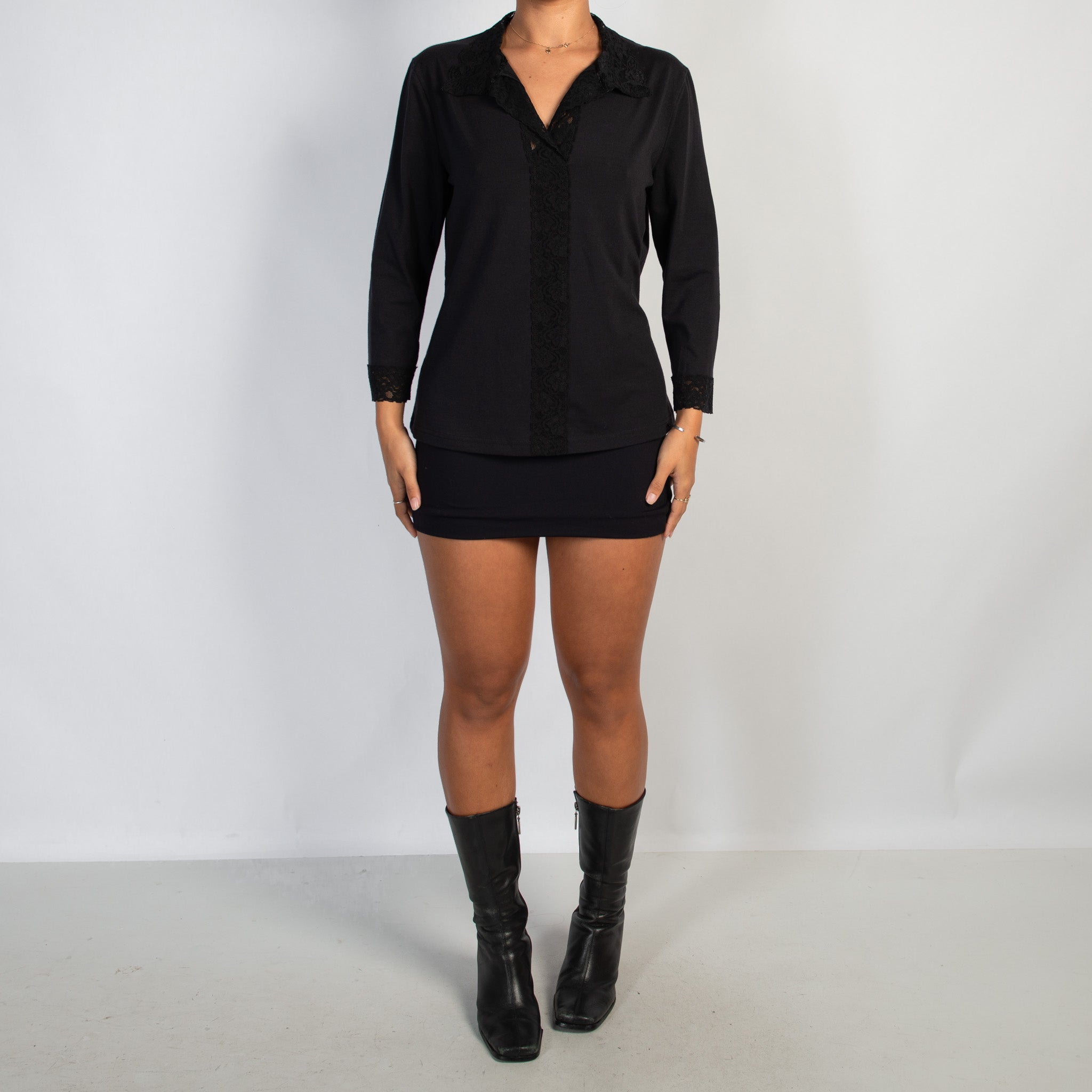 LACE COLLAR BLOUSE