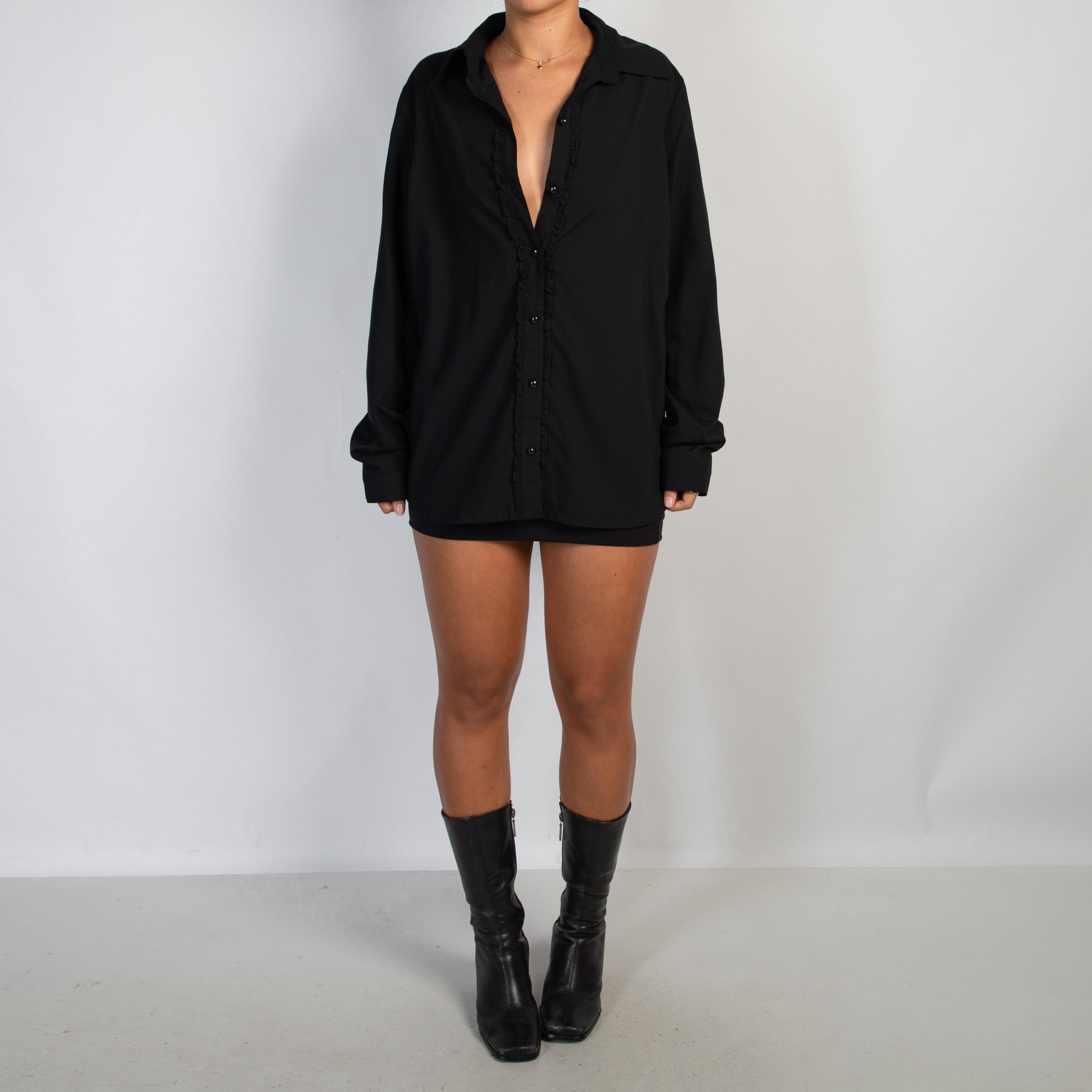 BLACK RUFFLE BLOUSE