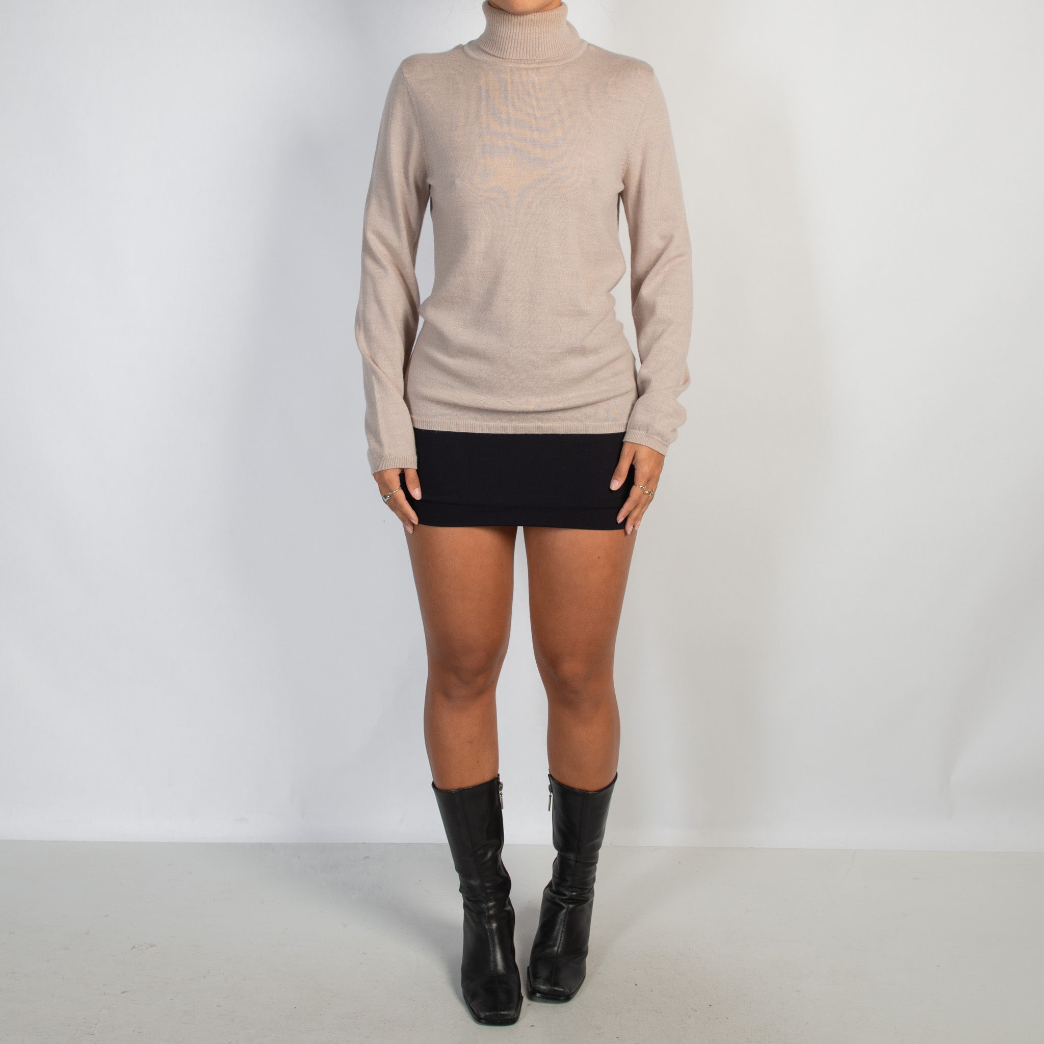 BEIGE WOOL TURTLENECK TOP