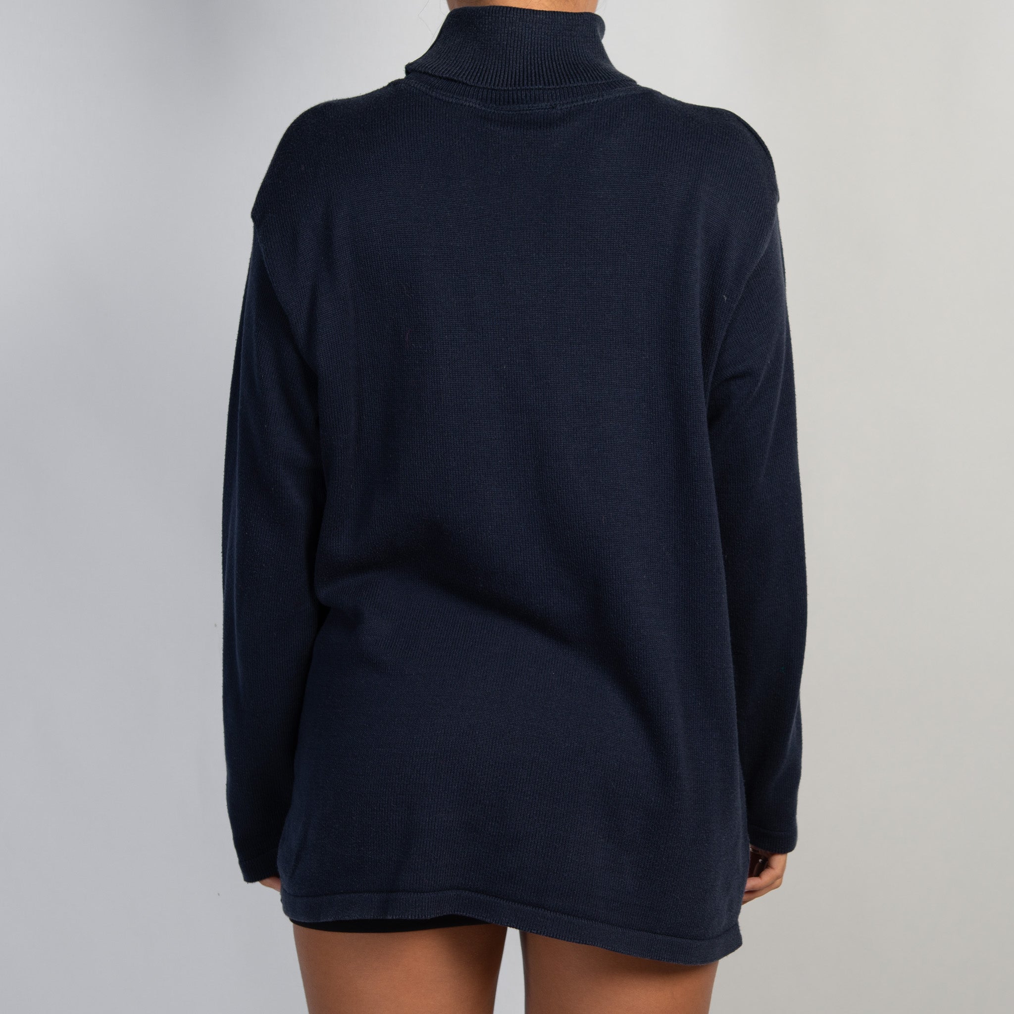 NAVY ARGYLE KNIT TOP