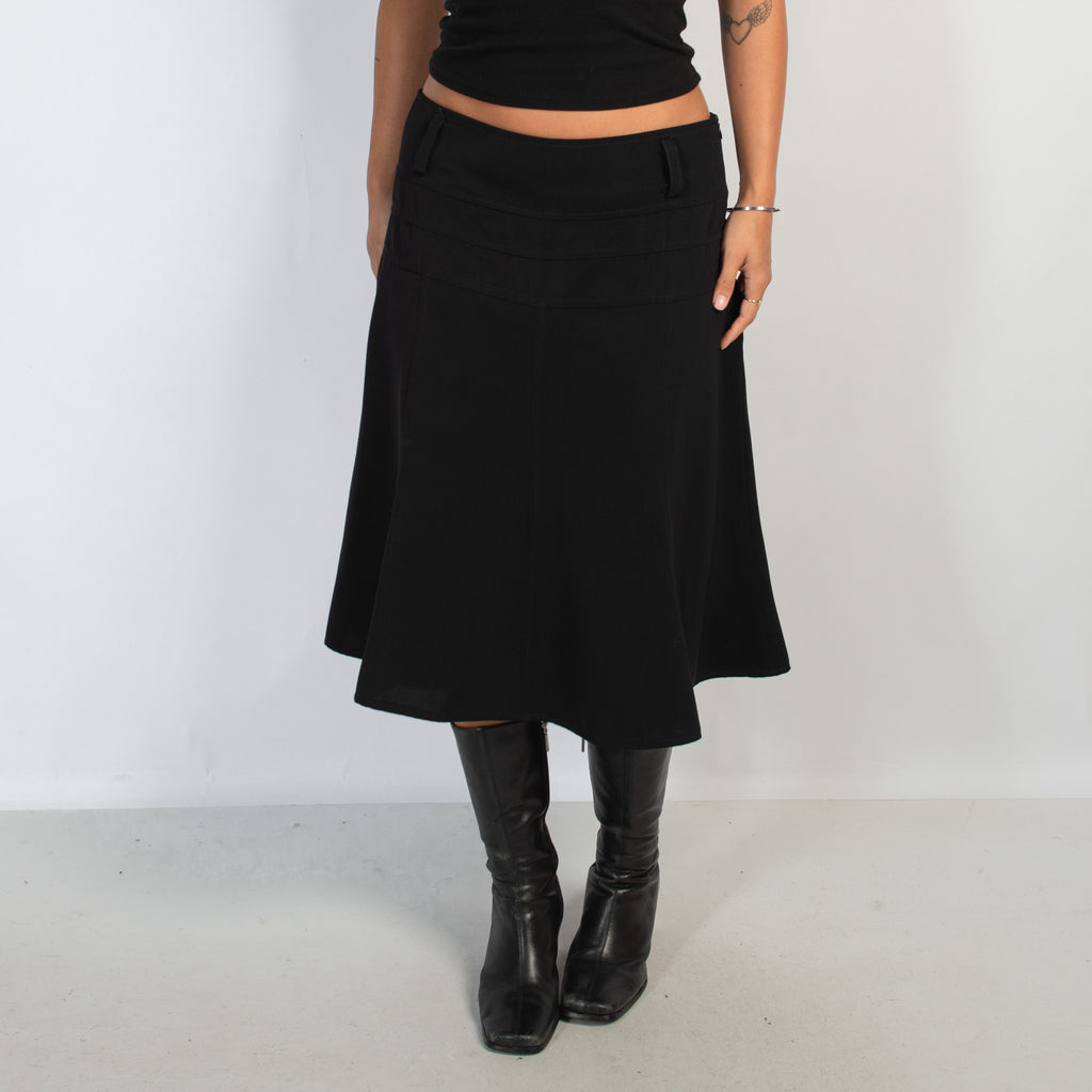 BLACK MIDI SKIRT