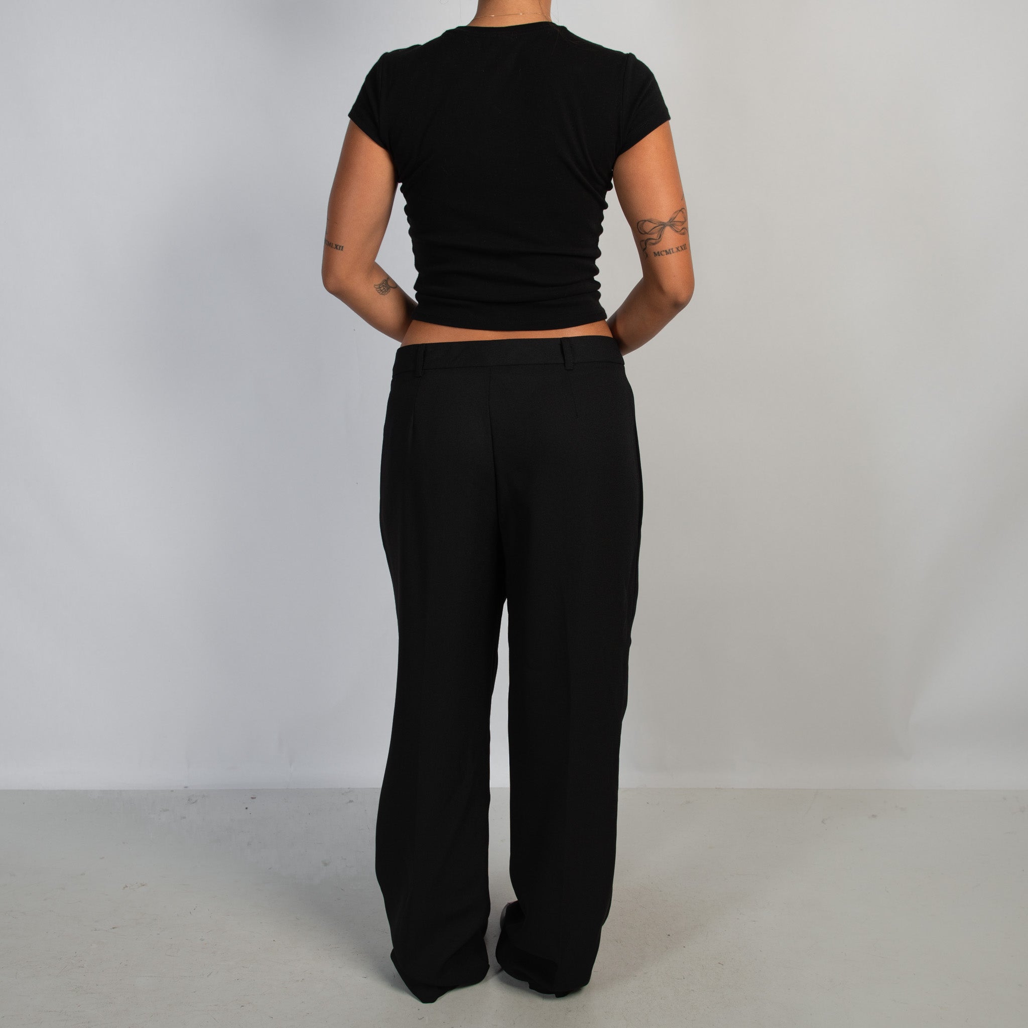 BLACK STRAIGHT LEG PANTS