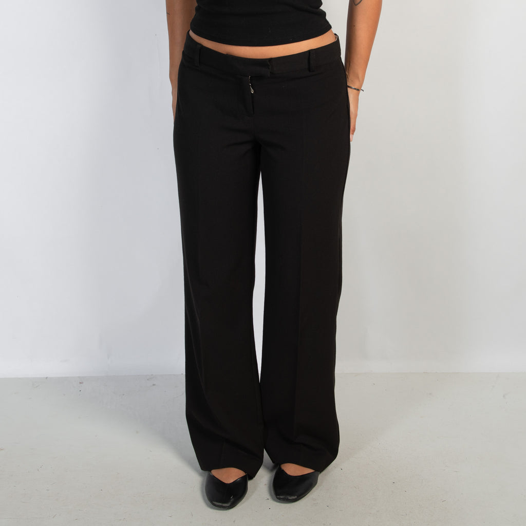 BLACK STRAIGHT LEG PANTS