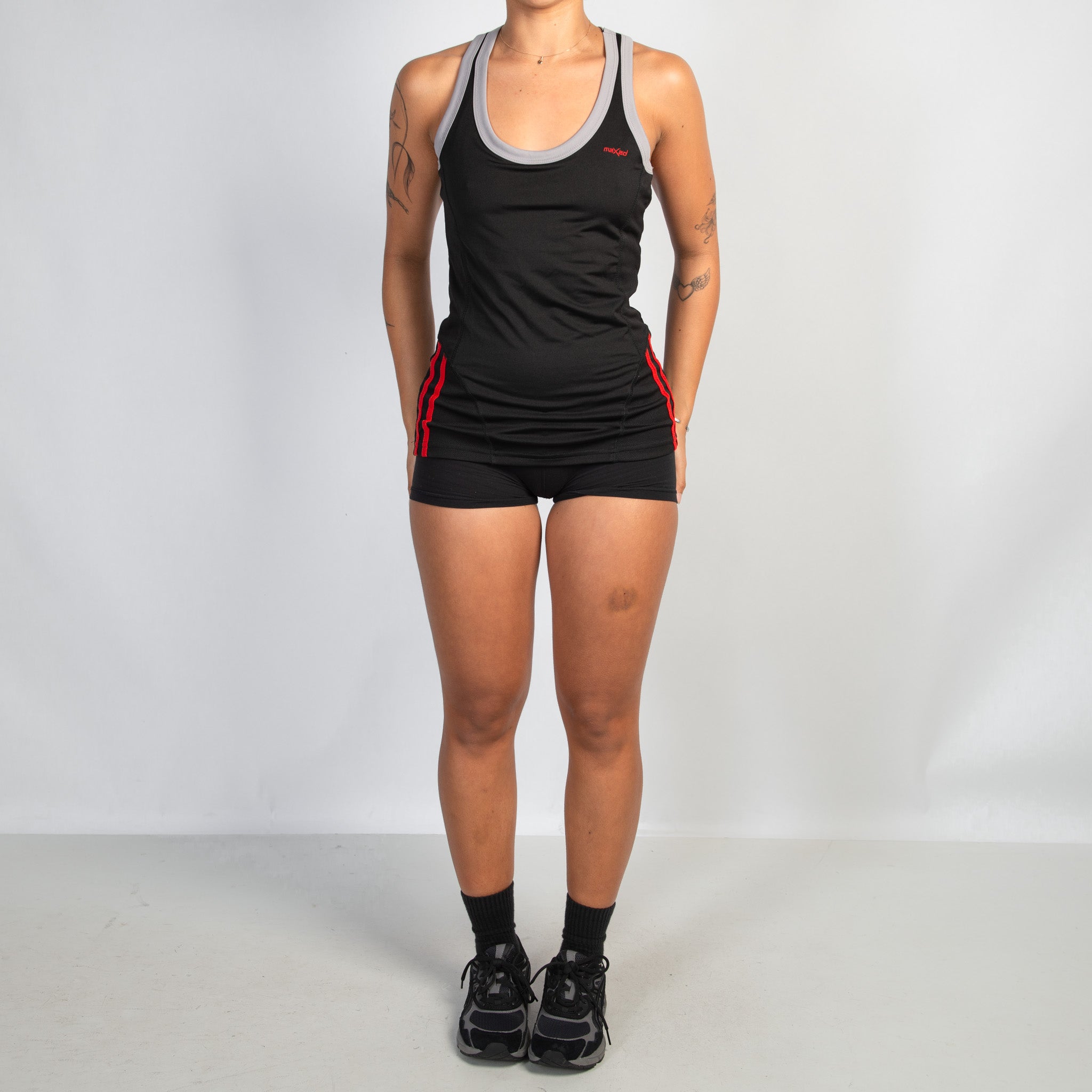 BLACK ACTIVE TANK TOP