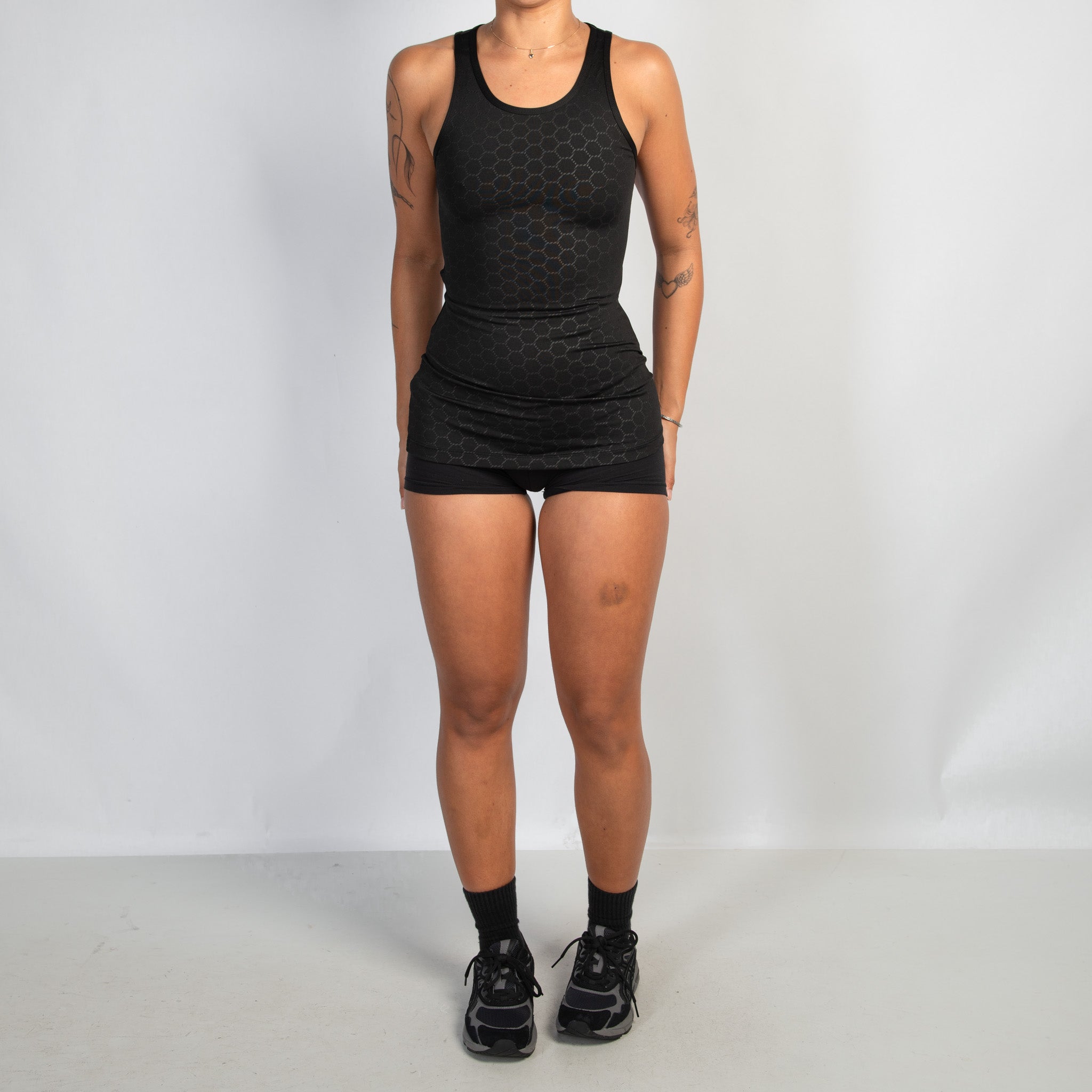 BLACK ACTIVE TANK TOP