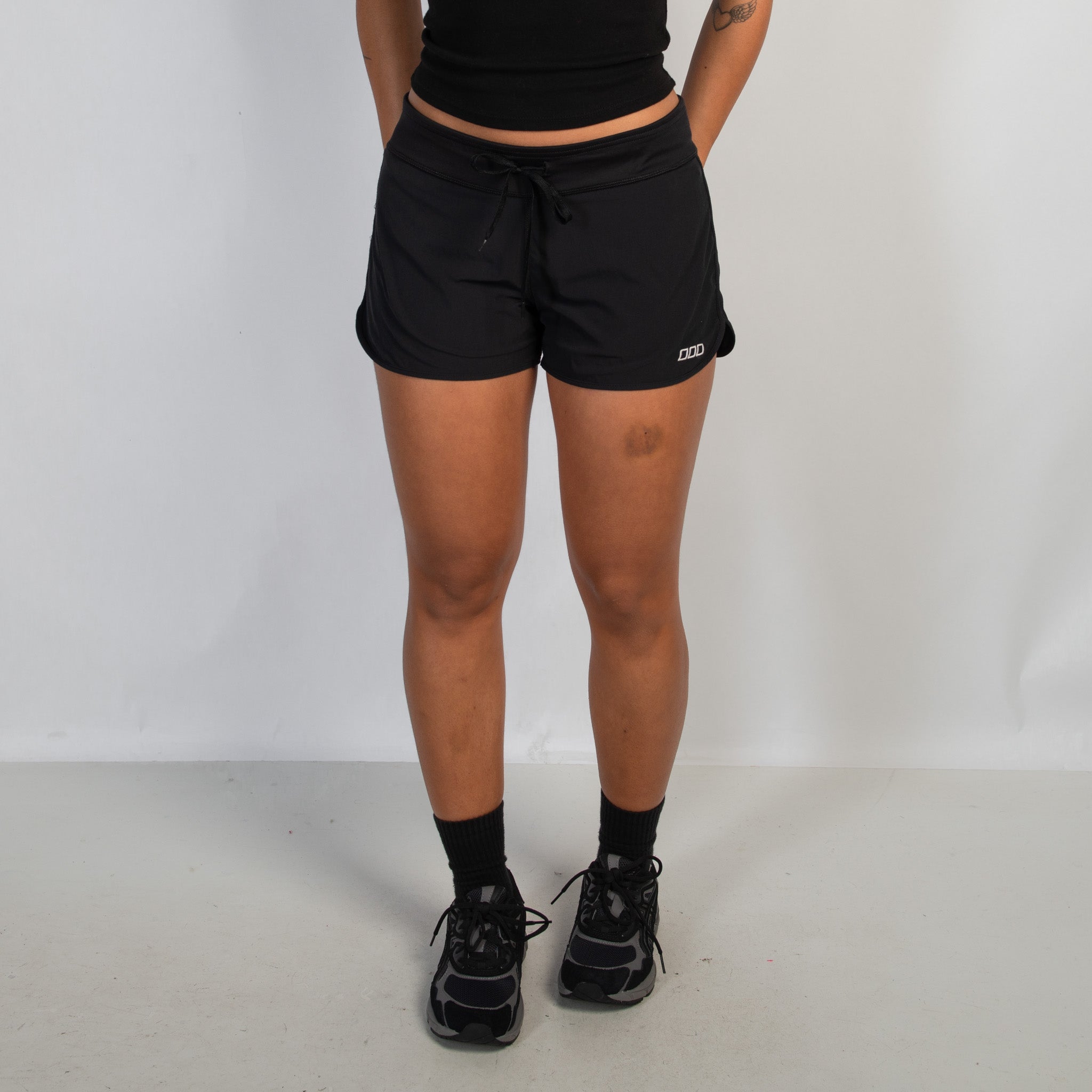 BLACK DRAWSTRING SHORTS