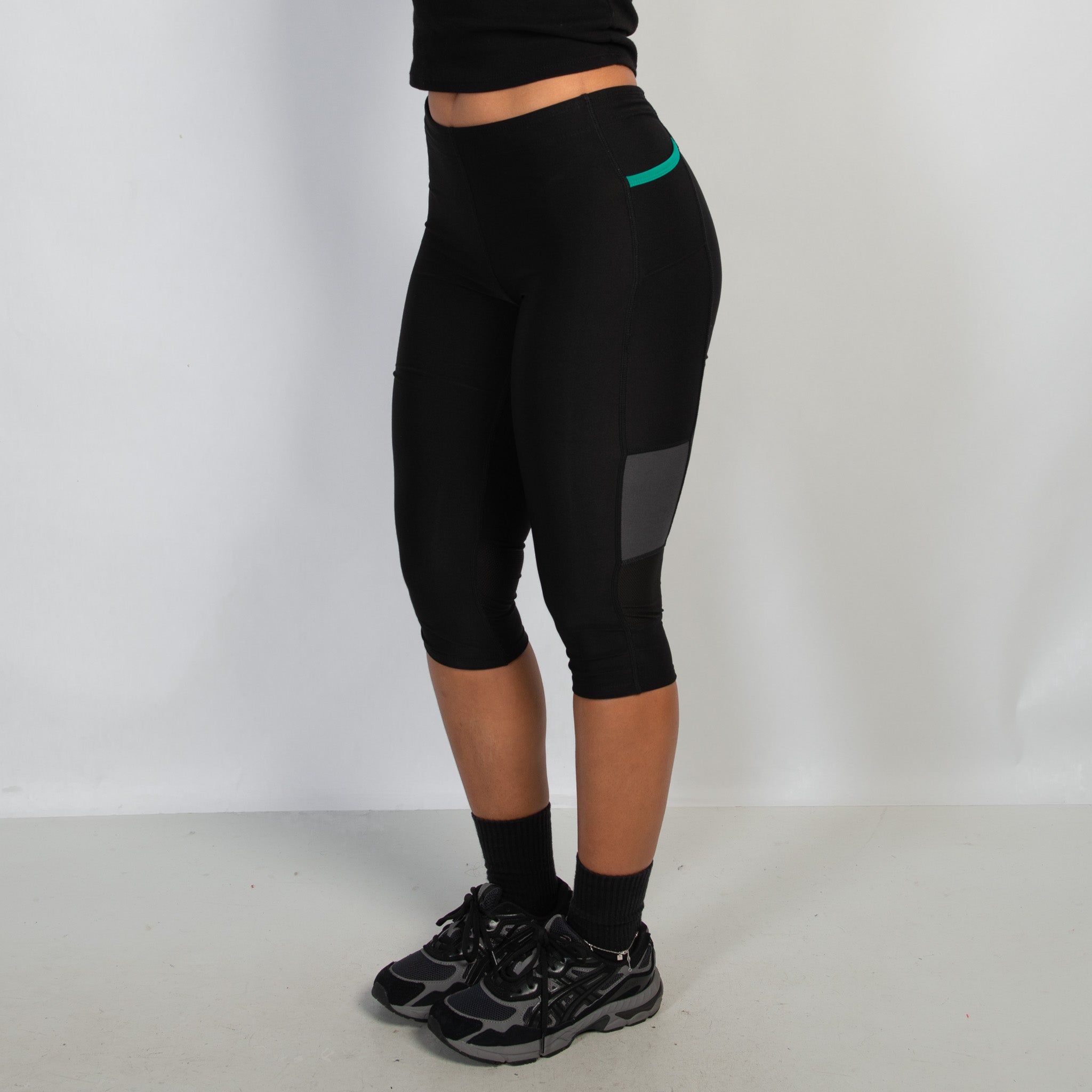 BLACK 3/4 TIGHTS