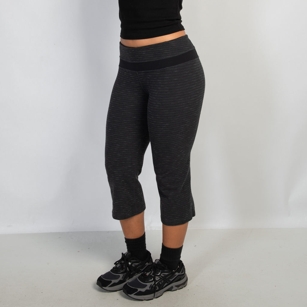 GREY STRIPE CAPRI TIGHTS