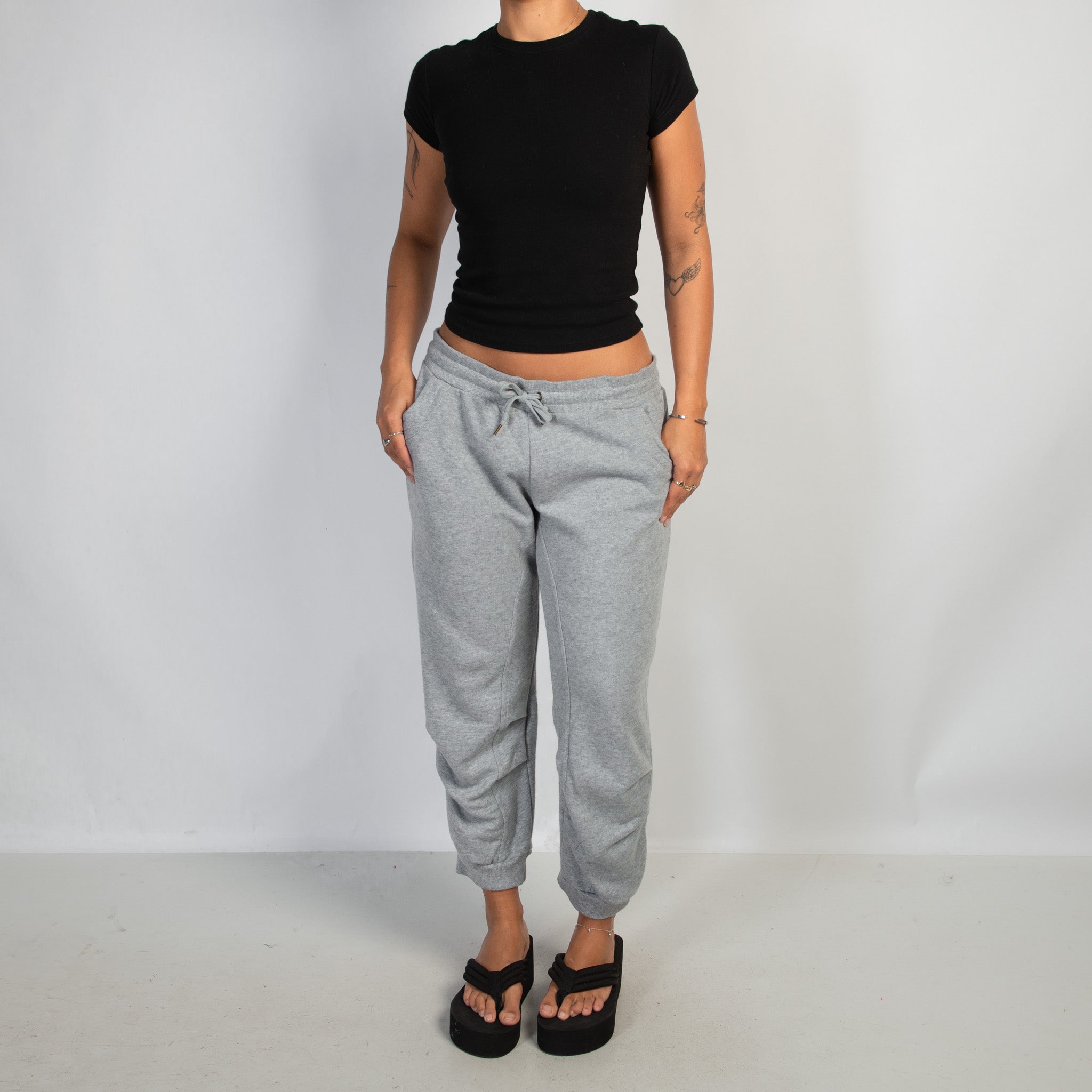 GREY CROP SWEATPANTS