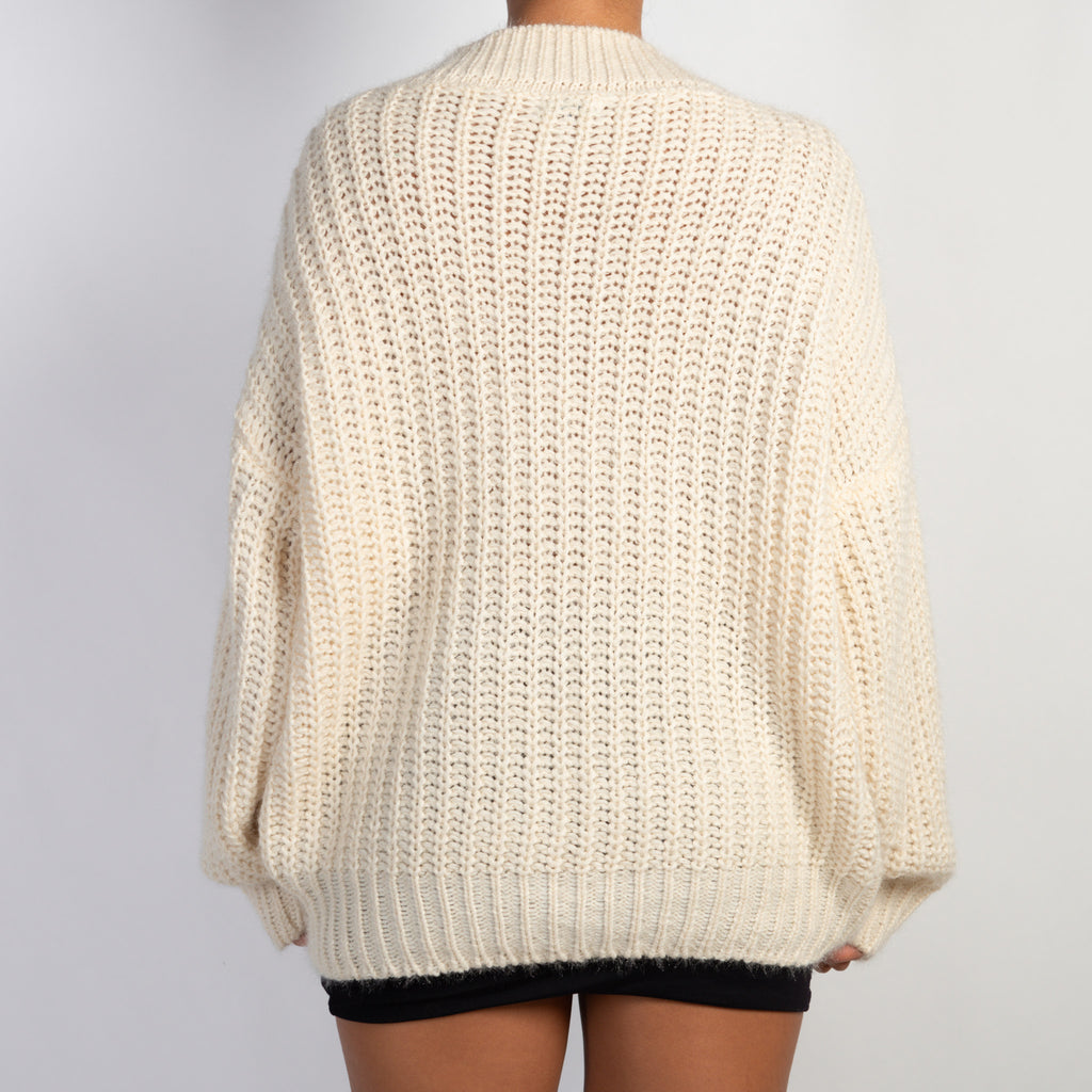 CREAM CHUNKY KNIT SWEATER
