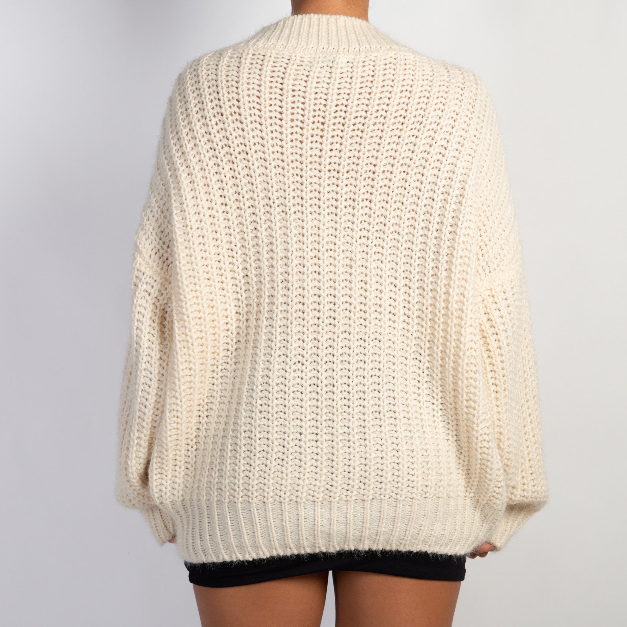 CREAM CHUNKY KNIT SWEATER