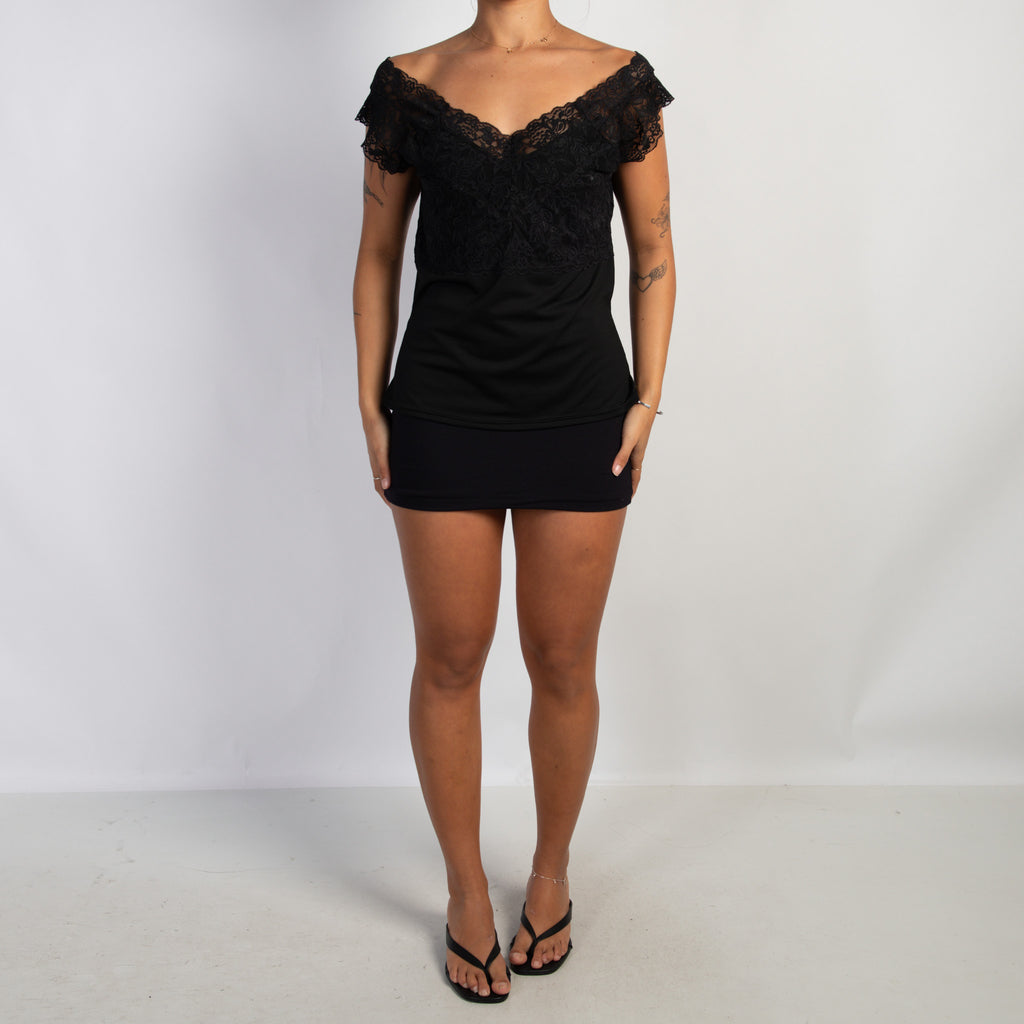 BLACK LACE TOP