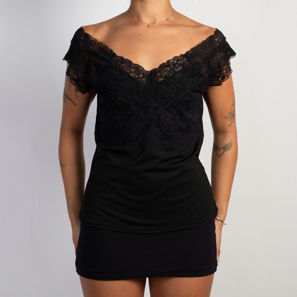 BLACK LACE TOP