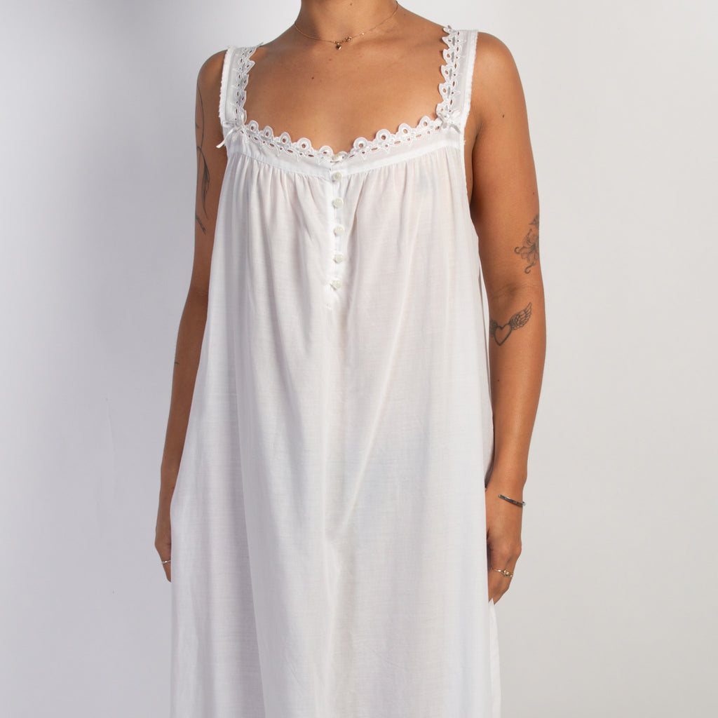 WHITE COTTON NIGHTGOWN