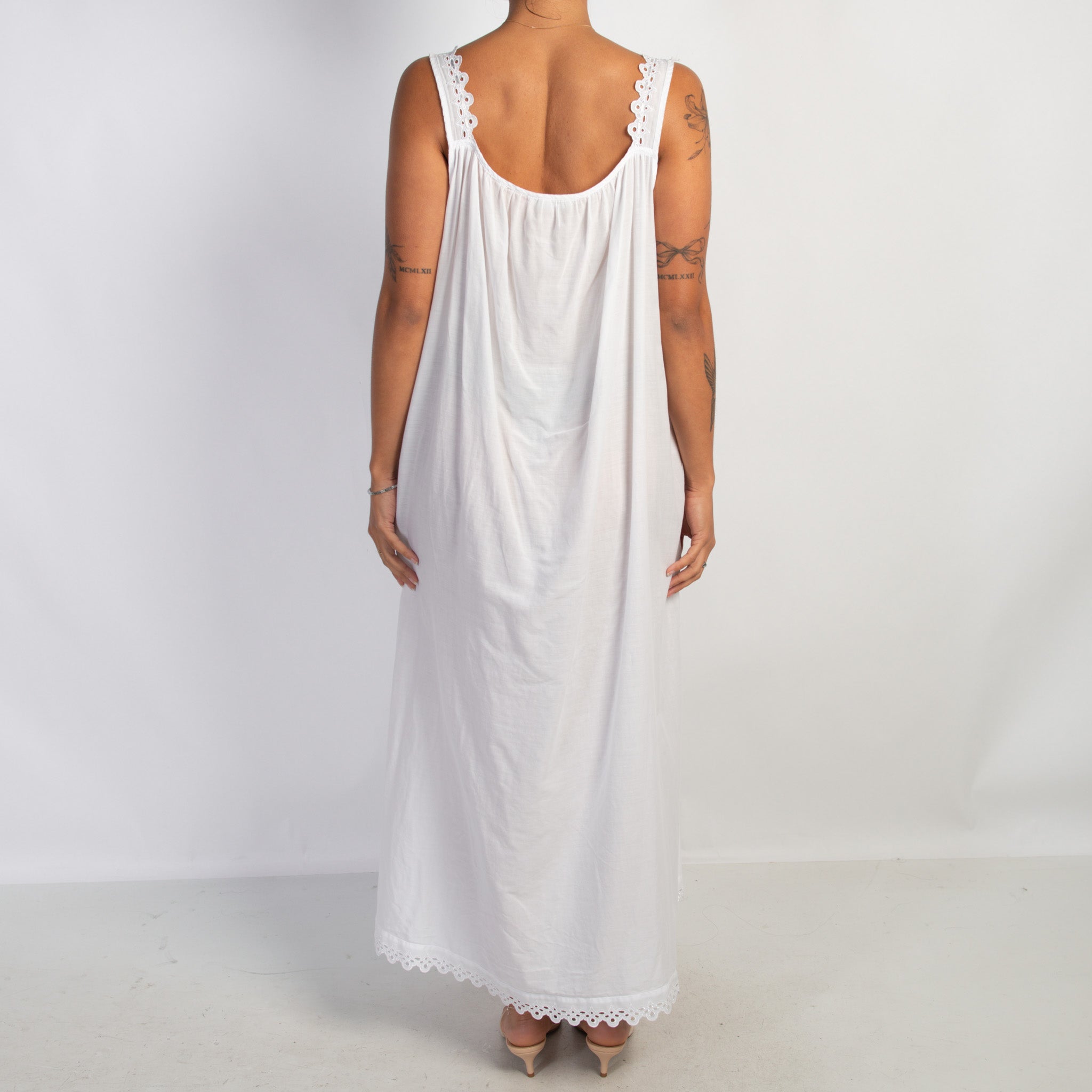 WHITE COTTON NIGHTGOWN