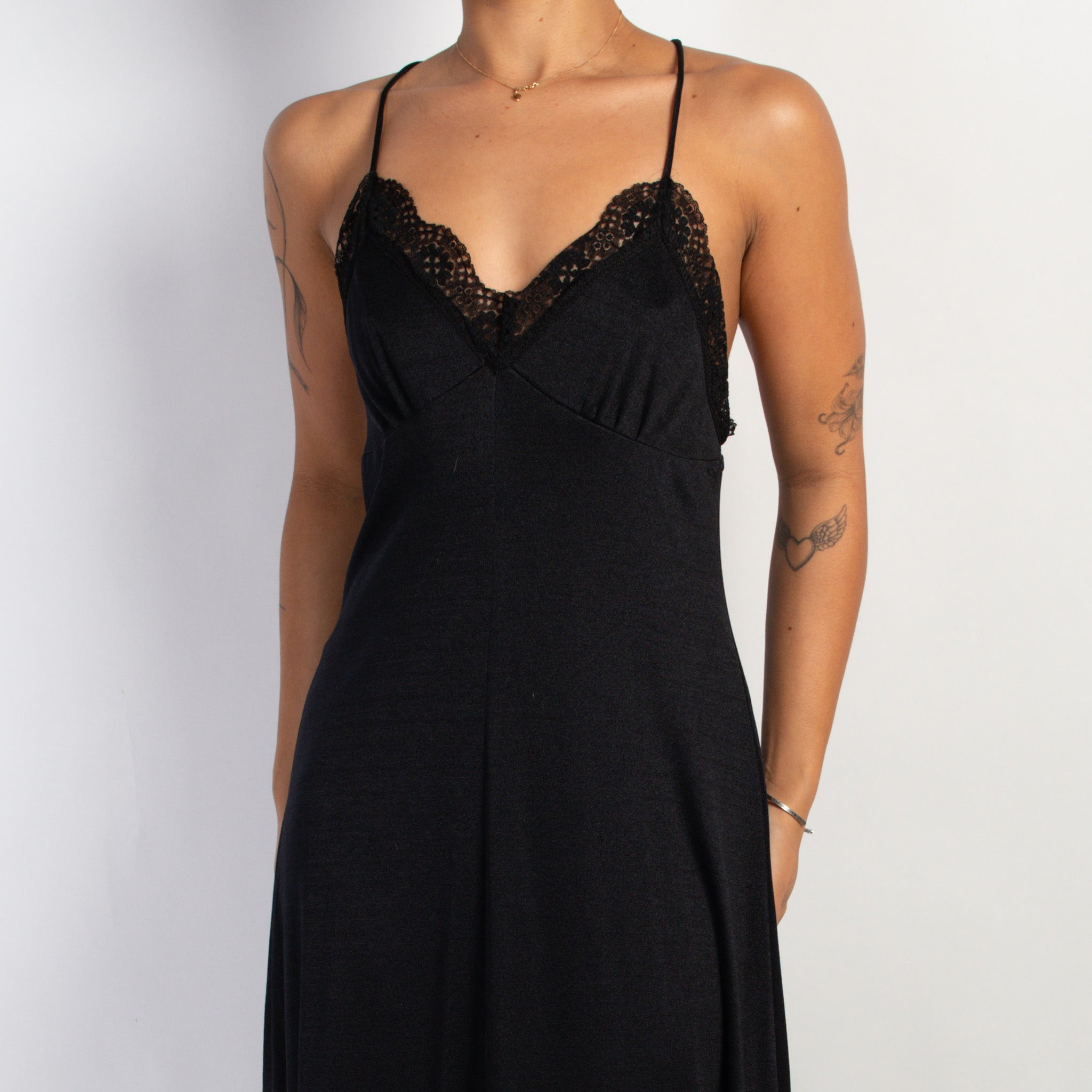 BLACK MAXI NIGHTGOWN