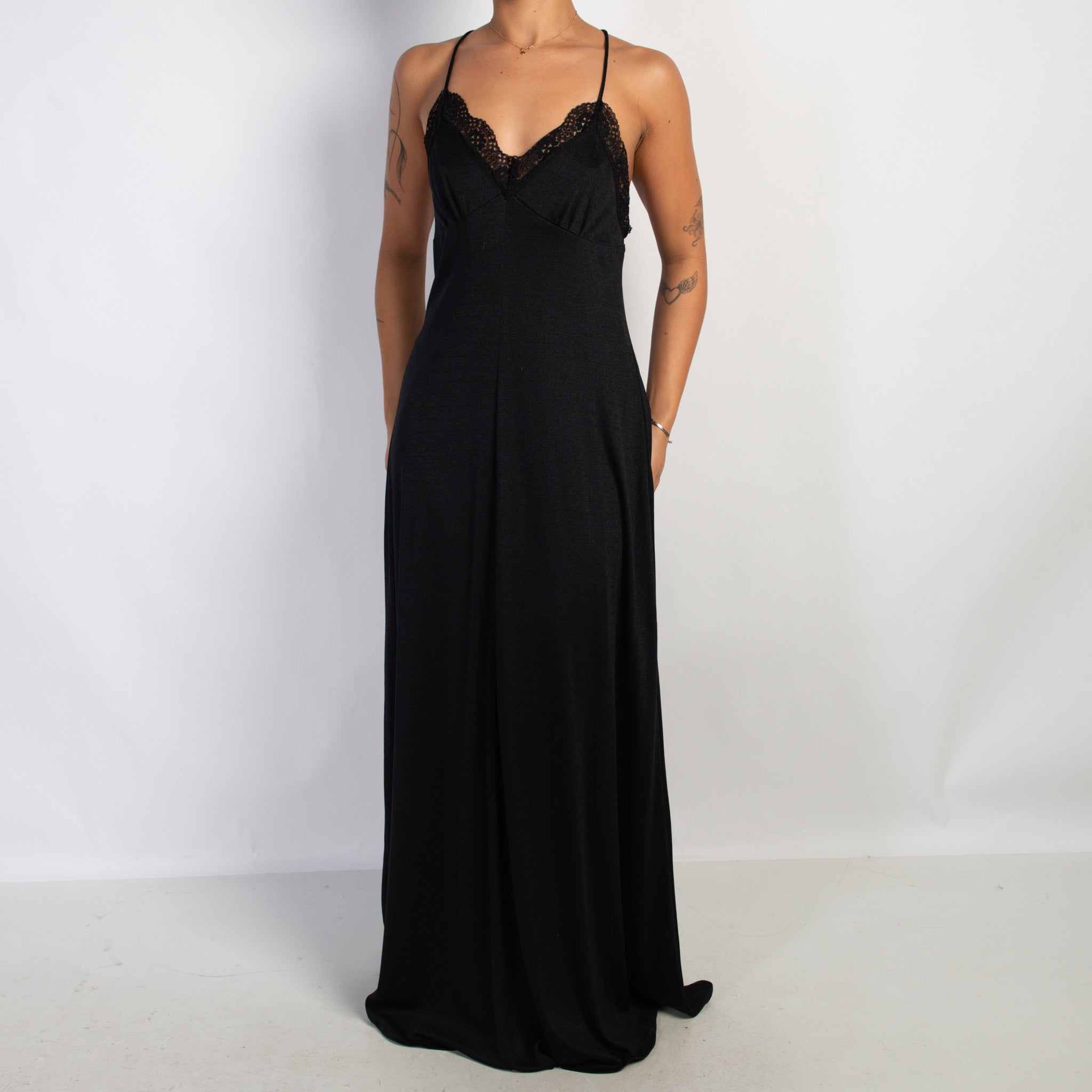 BLACK MAXI NIGHTGOWN