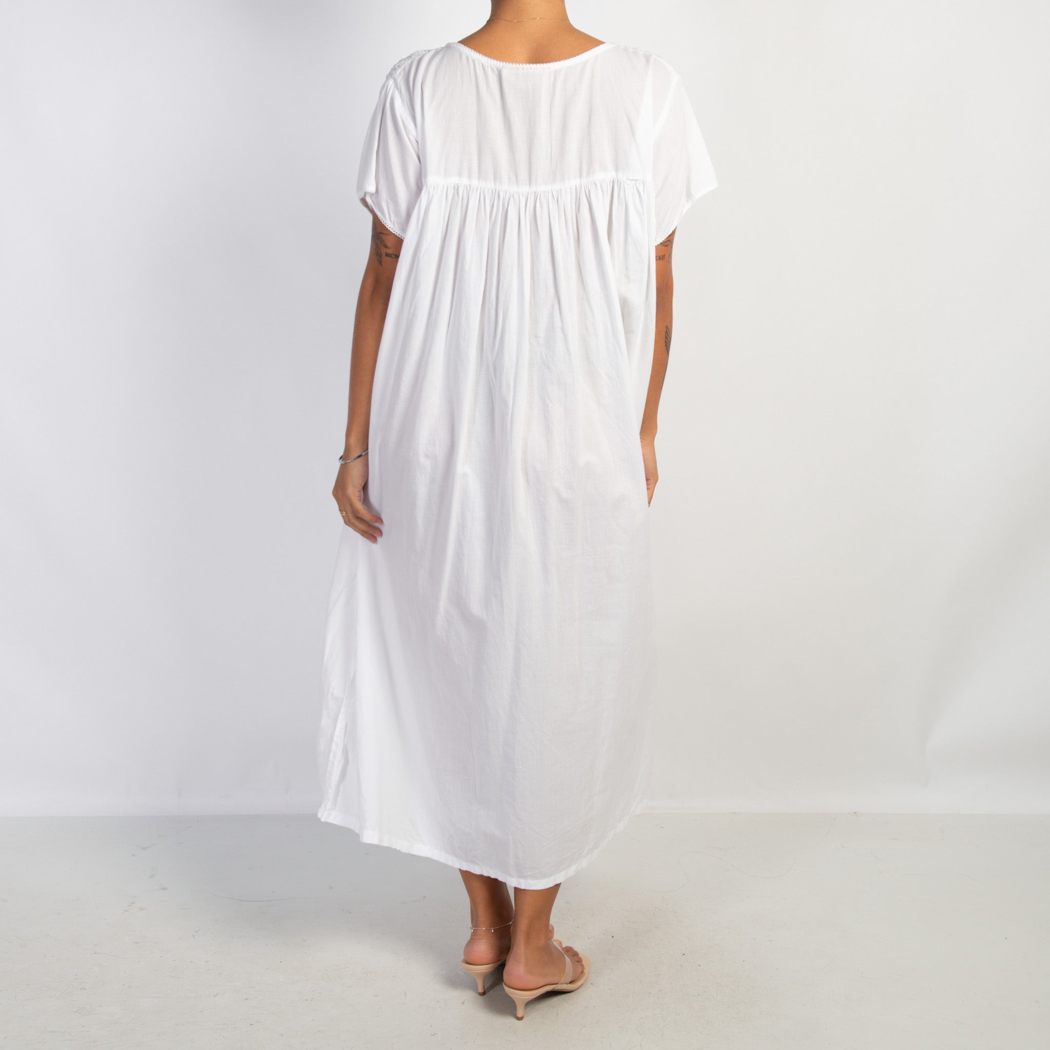 WHITE COTTON NIGHTGOWN