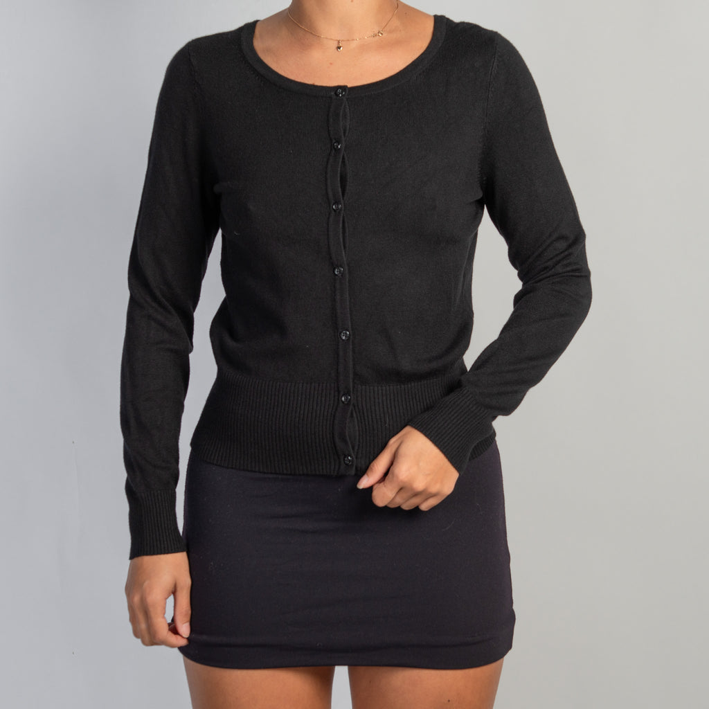 CLASSIC BLACK CARDIGAN