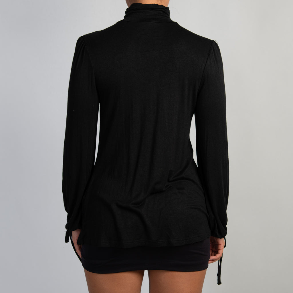 BLACK TURTLENECK TOP