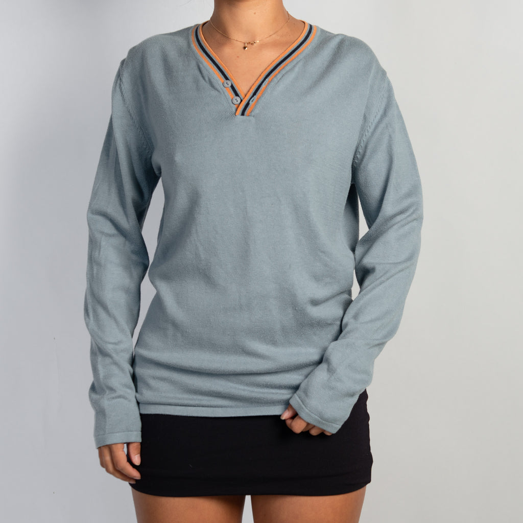 BLUE THIN KNIT SWEATER