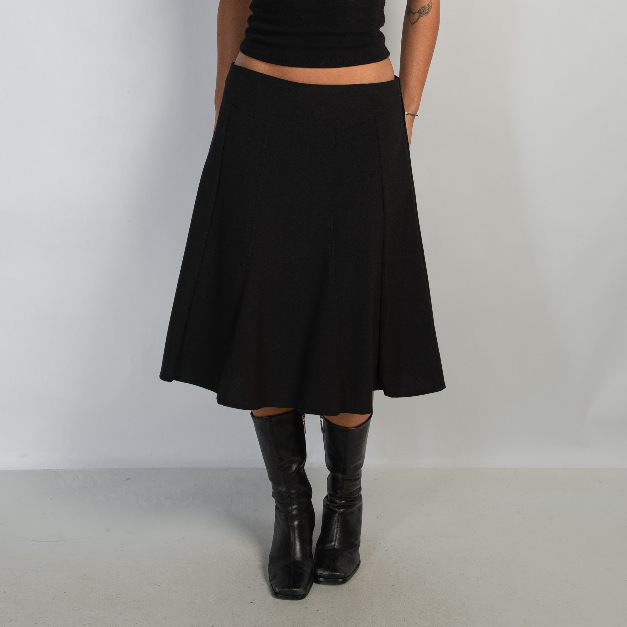 BLACK MIDI SKIRT