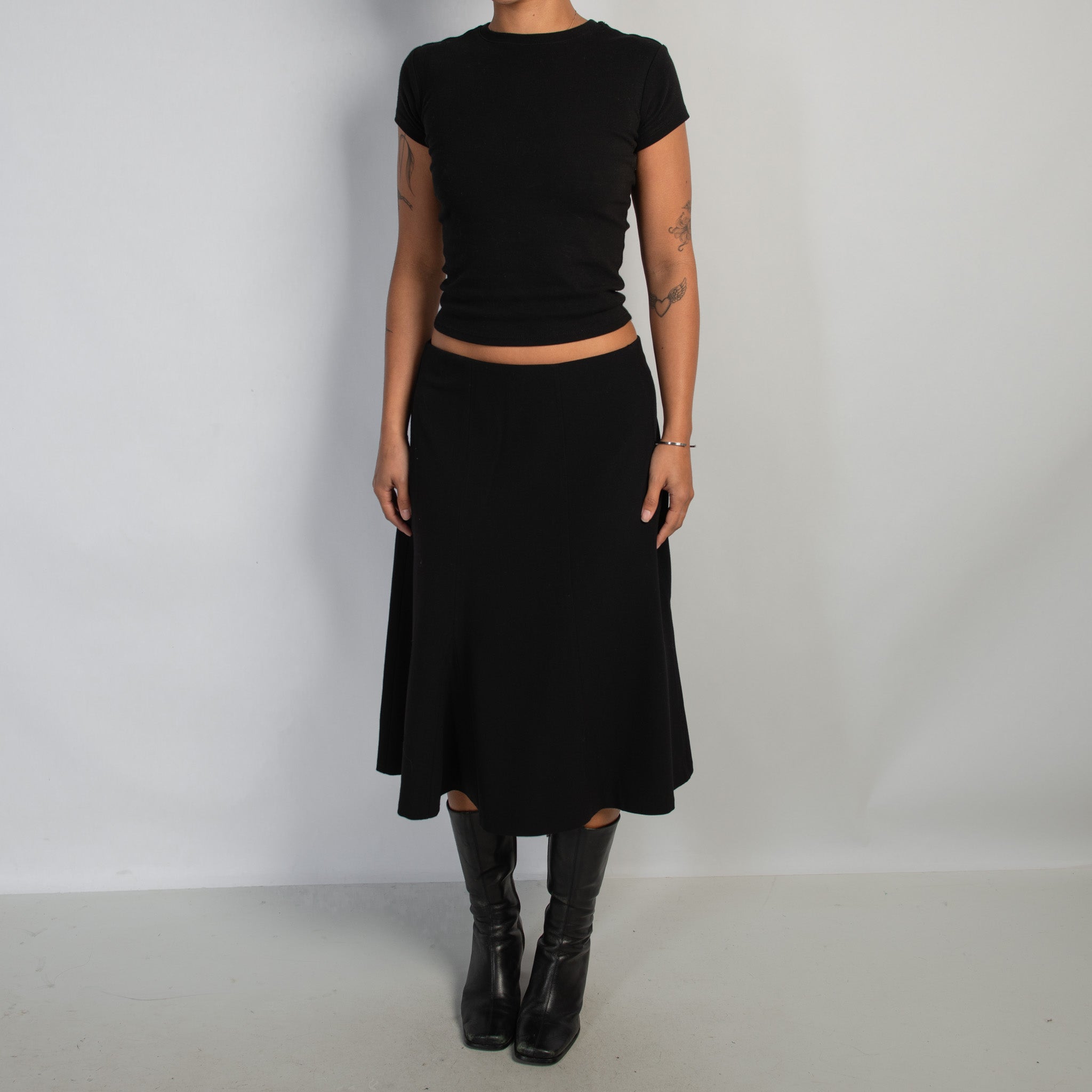 BLACK MIDI SKIRT