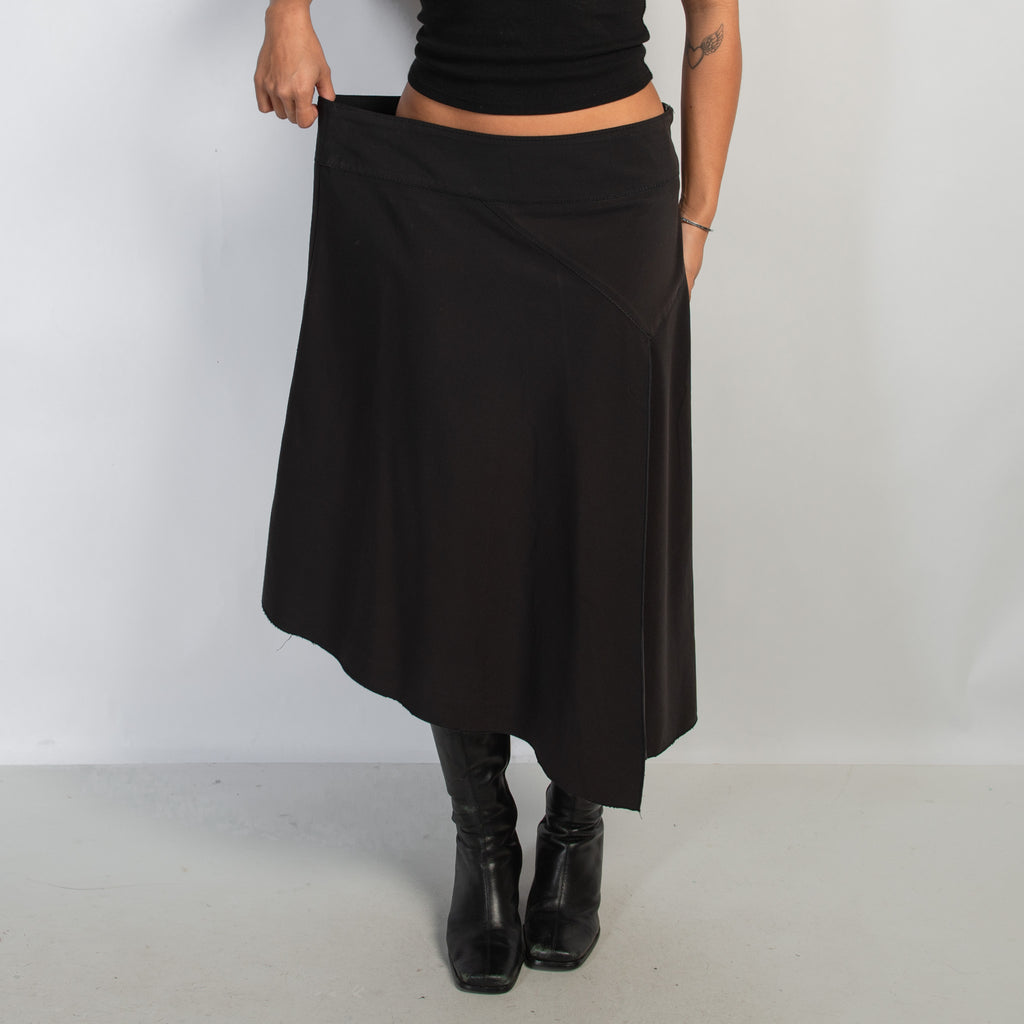 ASYMMETRIC MIDI SKIRT