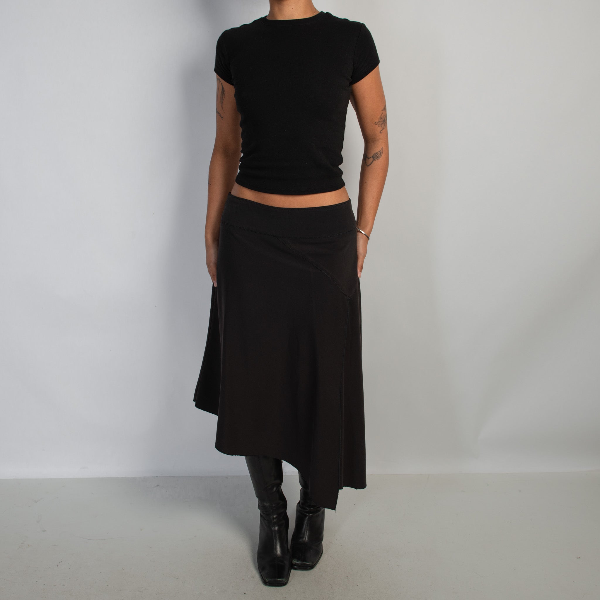 ASYMMETRIC MIDI SKIRT