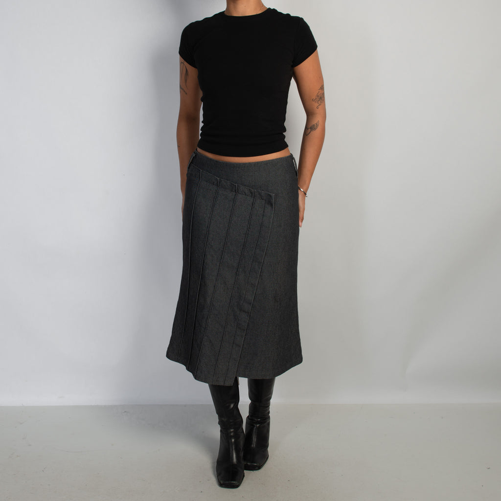 ASYMMETRIC MIDI SKIRT