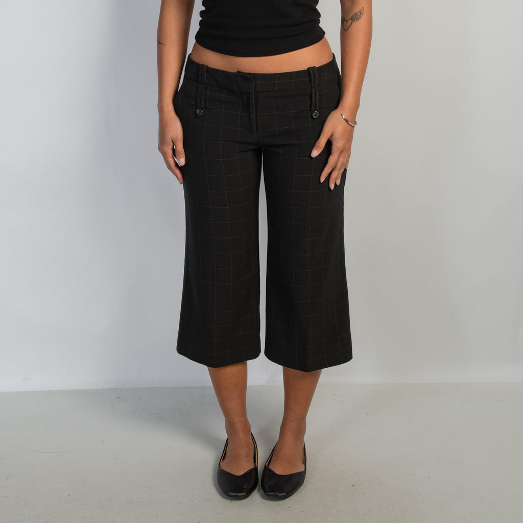 BLACK CROP TROUSERS