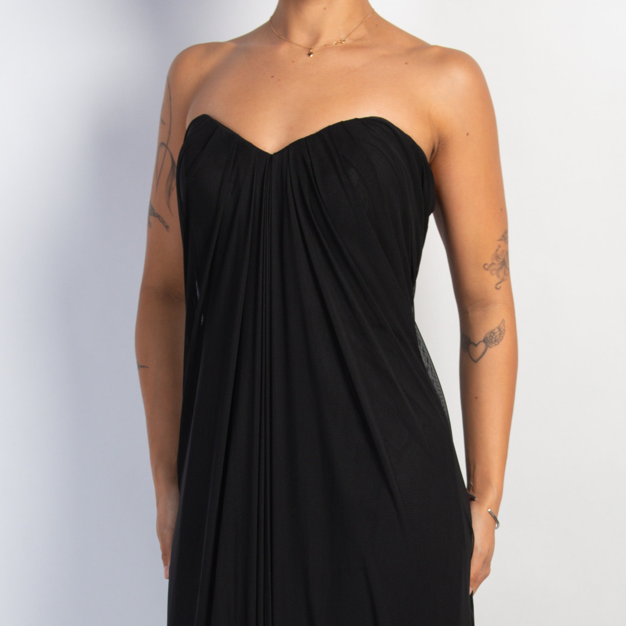 BLACK MESH STRAPLESS GOWN