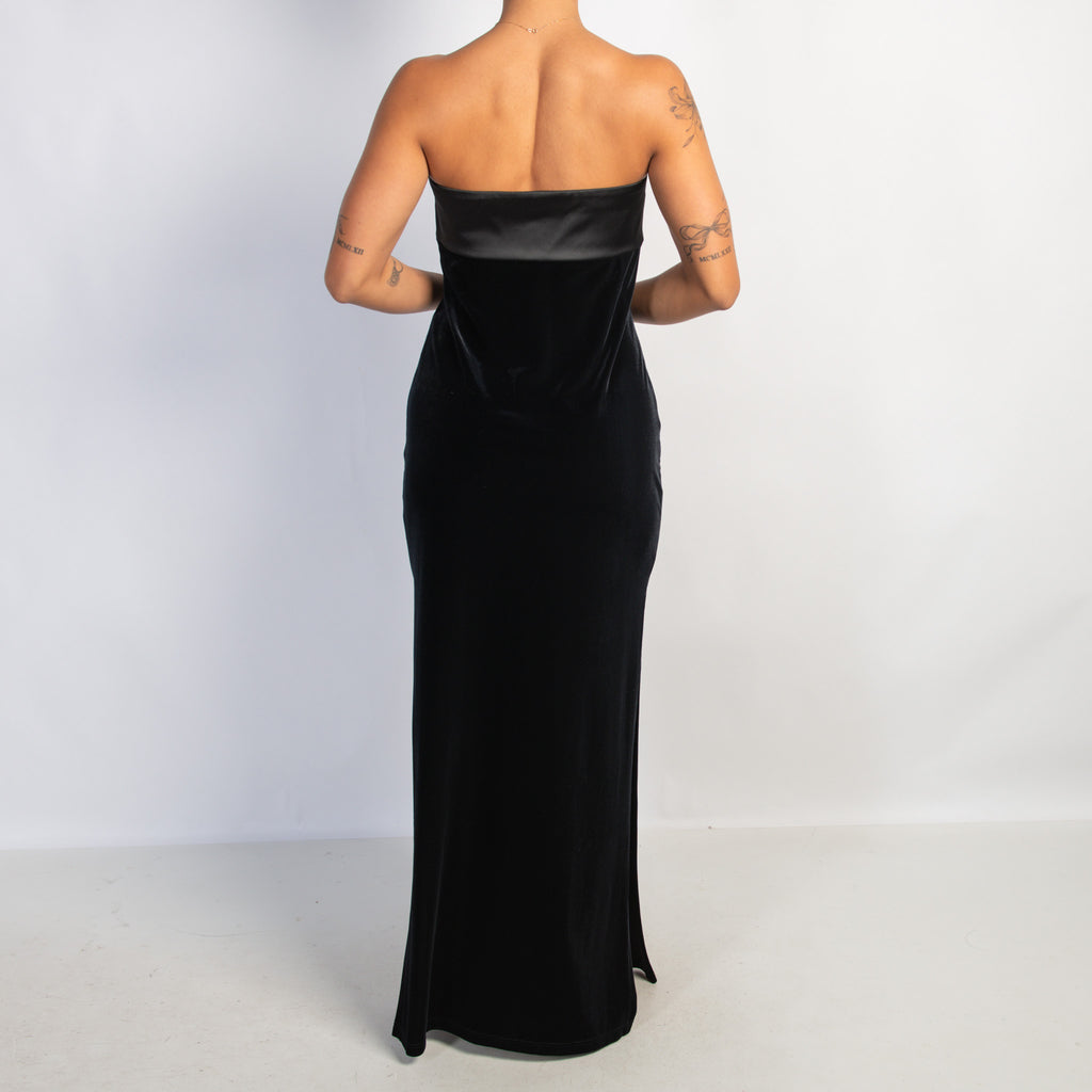 BLACK VELOUR STRAPLESS GOWN