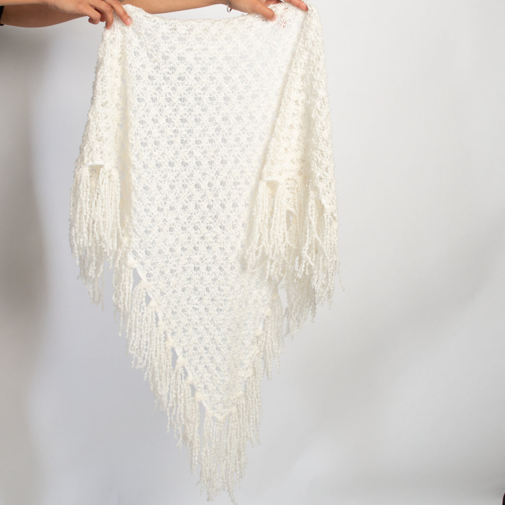 WHITE TRIANGLE SCARF / SHAWL