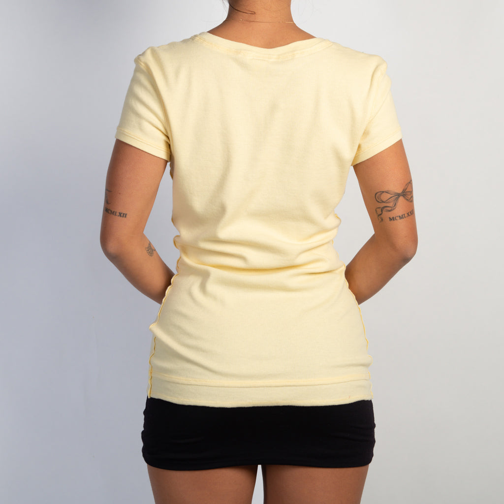 YELLOW RIB HENLEY TEE