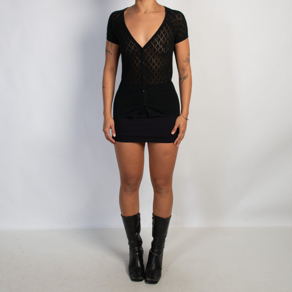 BLACK KNIT BUTTON TOP
