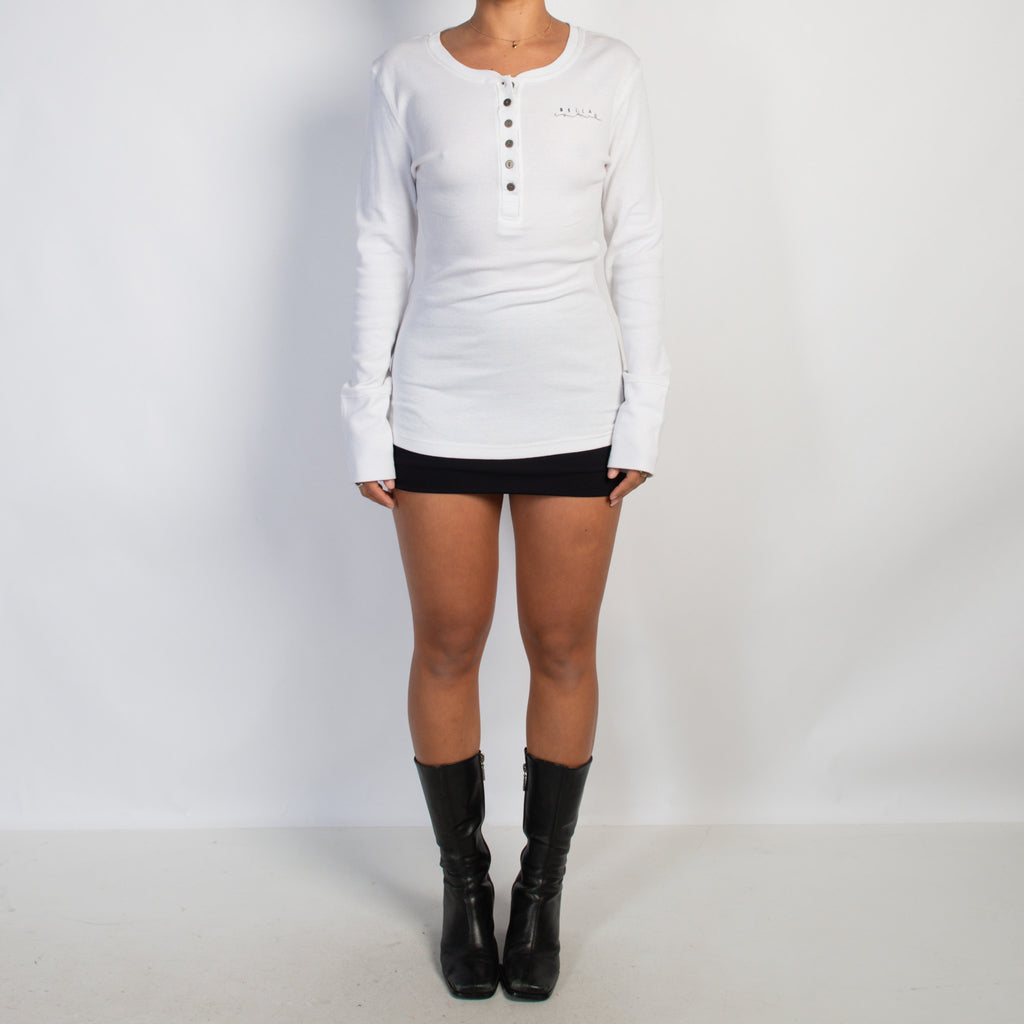 WHITE RIB HENLEY TOP